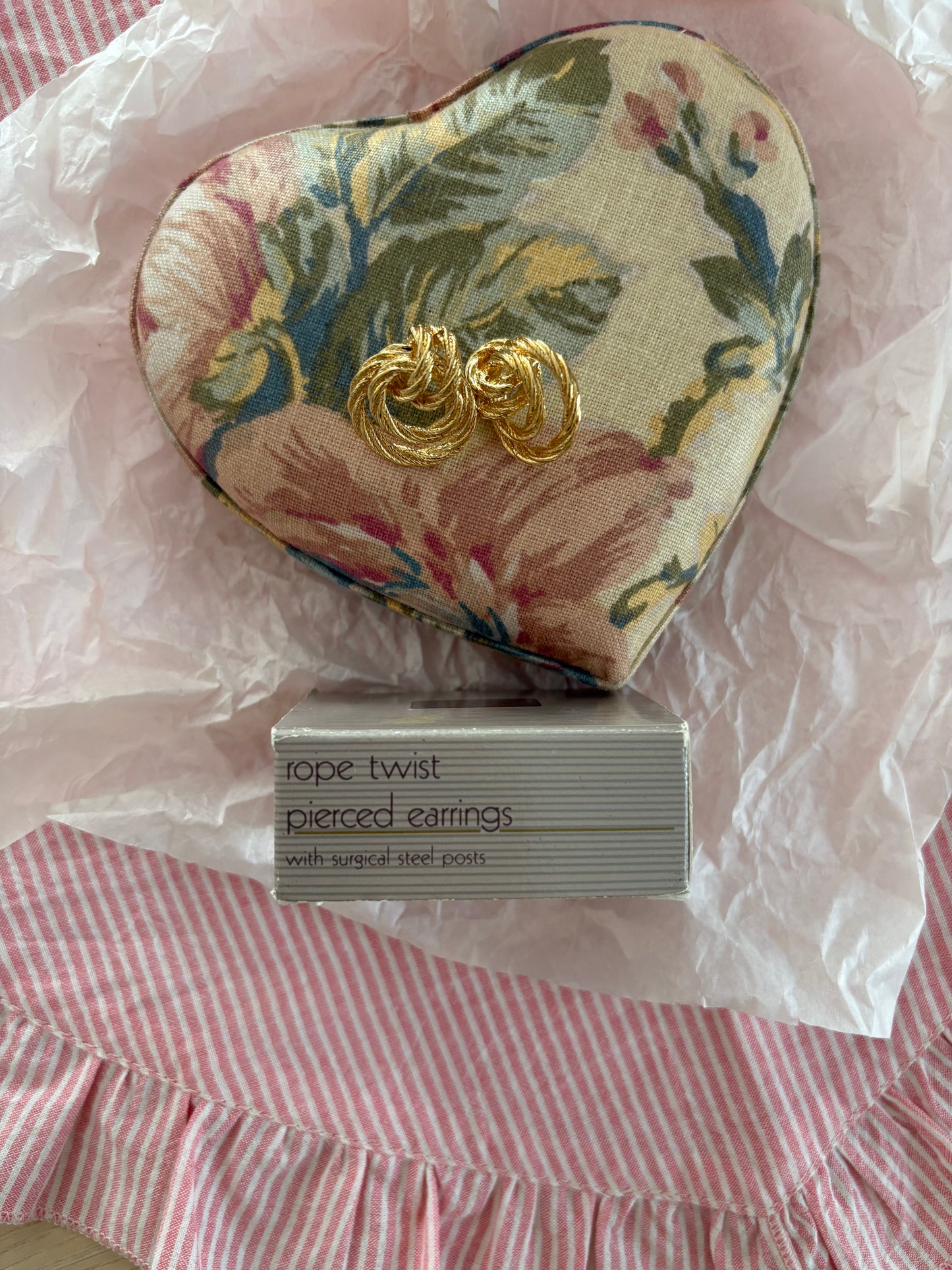 Pozłacane kolczyki Avon,1986 rok