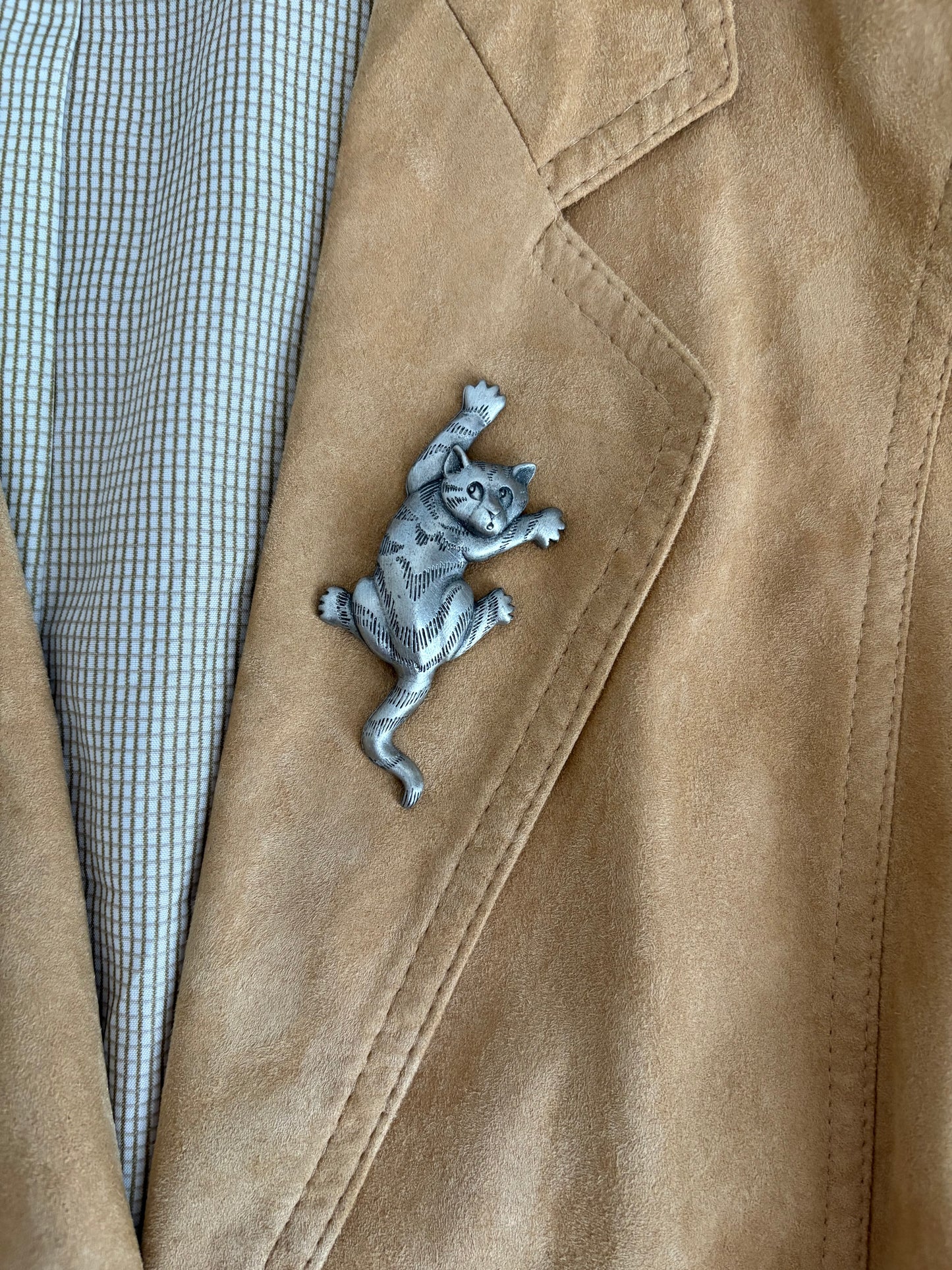 Broszka marki Jonette Jewelry (JJ)