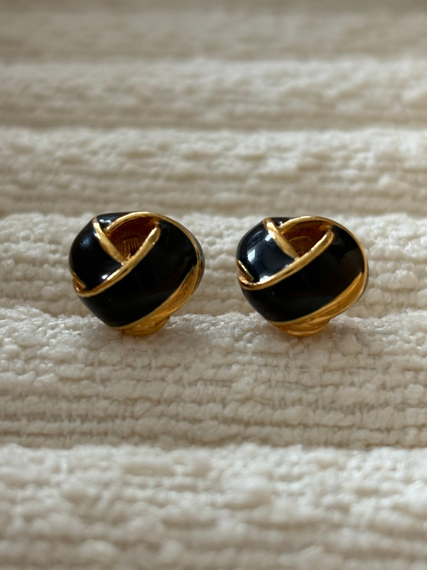 Monet Clips – elegant knots