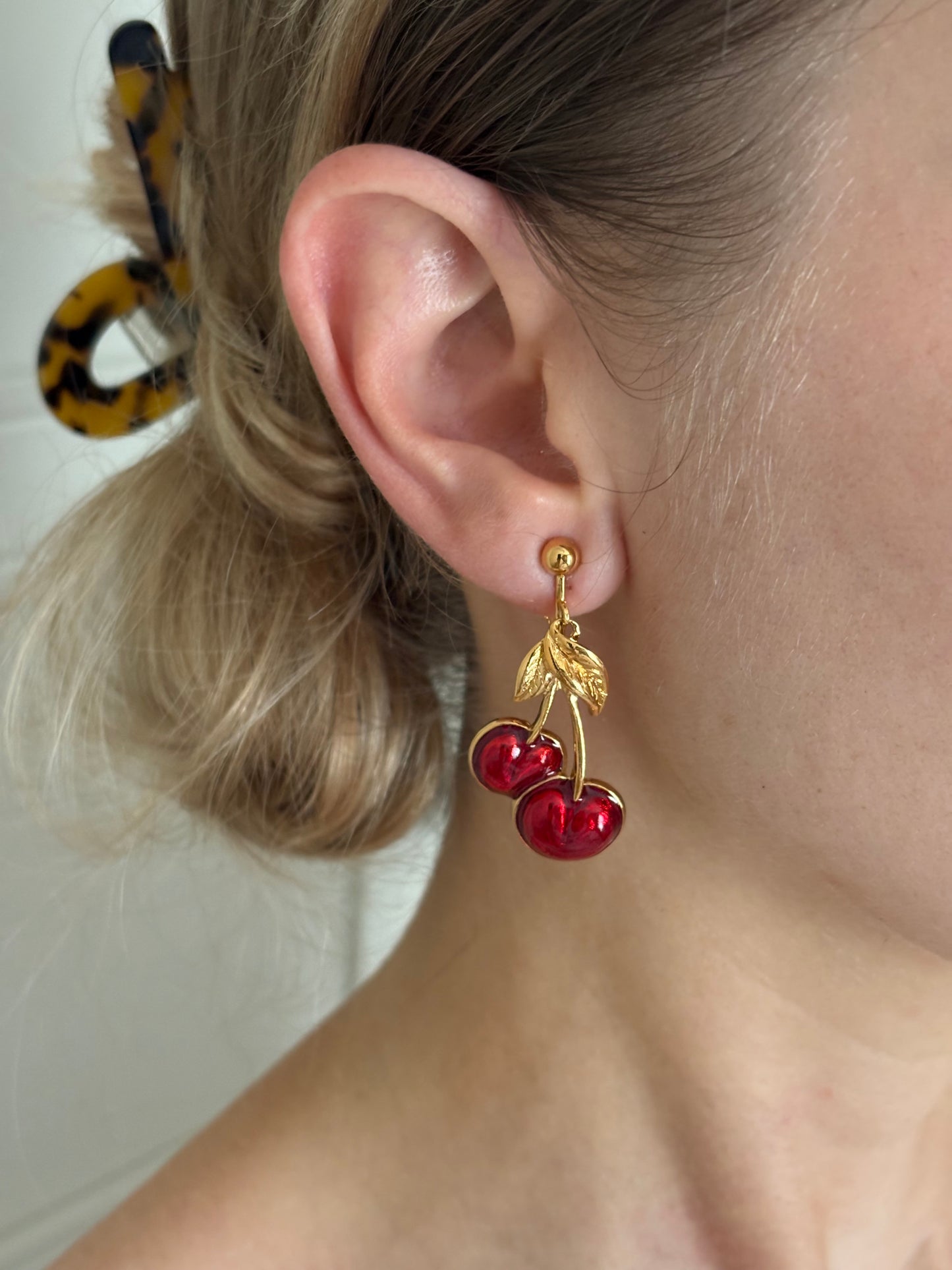 Klipsy Avon “Cherry, cherry”,1990 rok