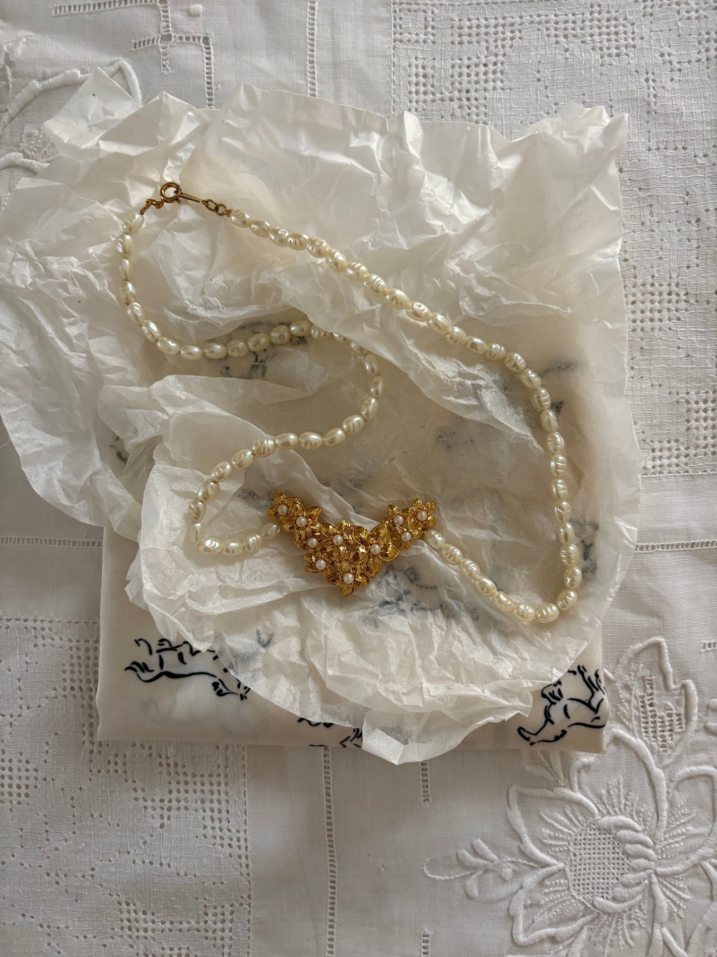 Naszyjnik Avon „Golden Bouquet, 1988 rok