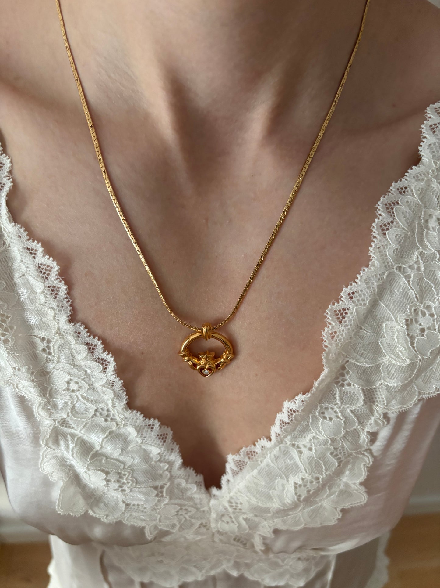 Naszyjnik Avon „Claddagh”,1991 rok