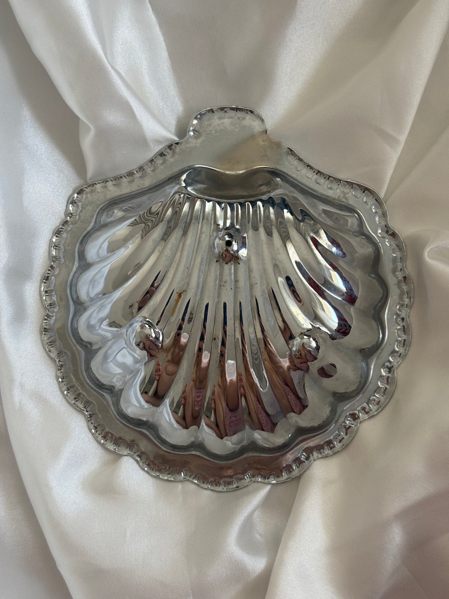 Decorative vintage dish or ashtray