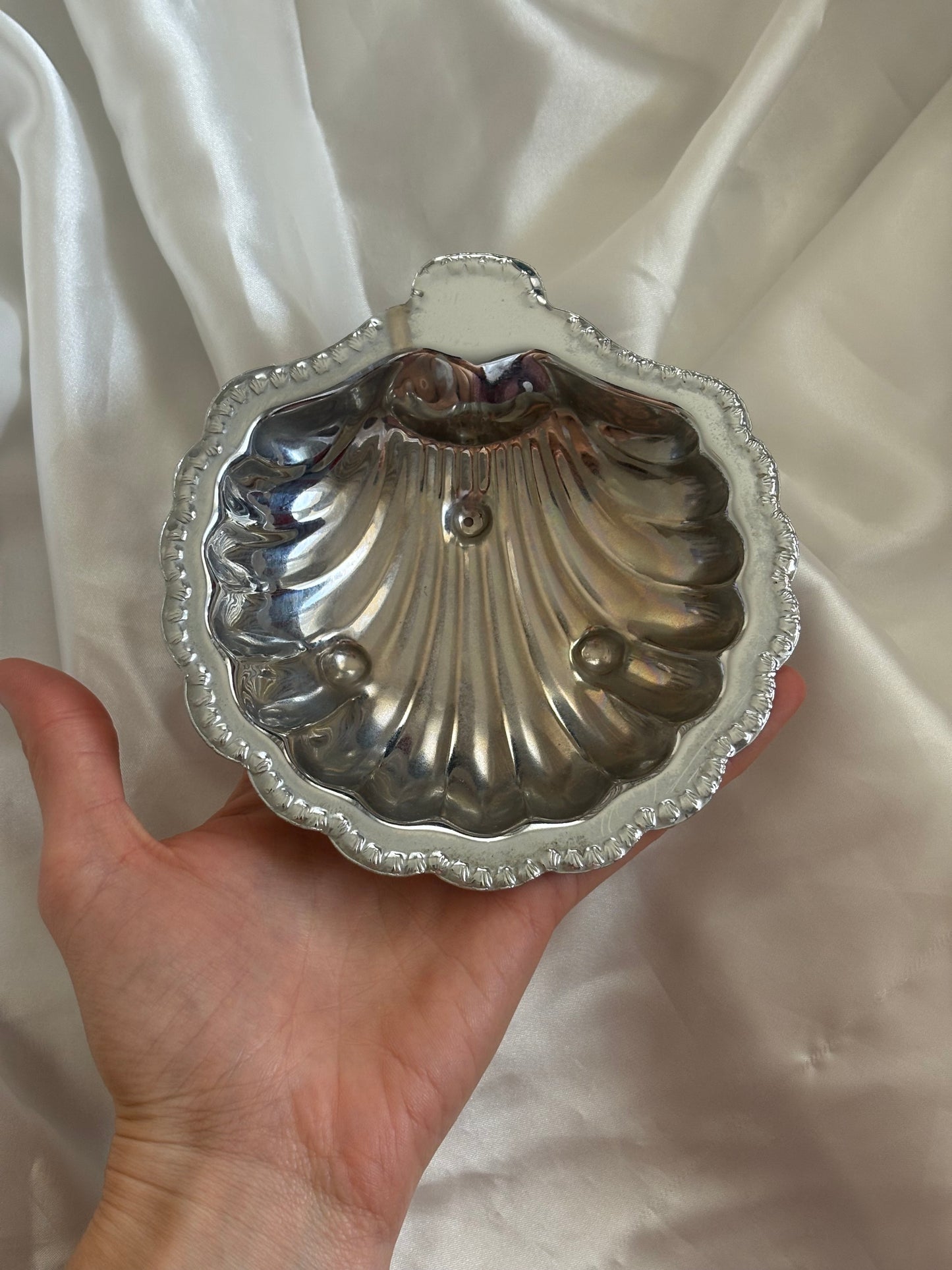Decorative vintage dish or ashtray