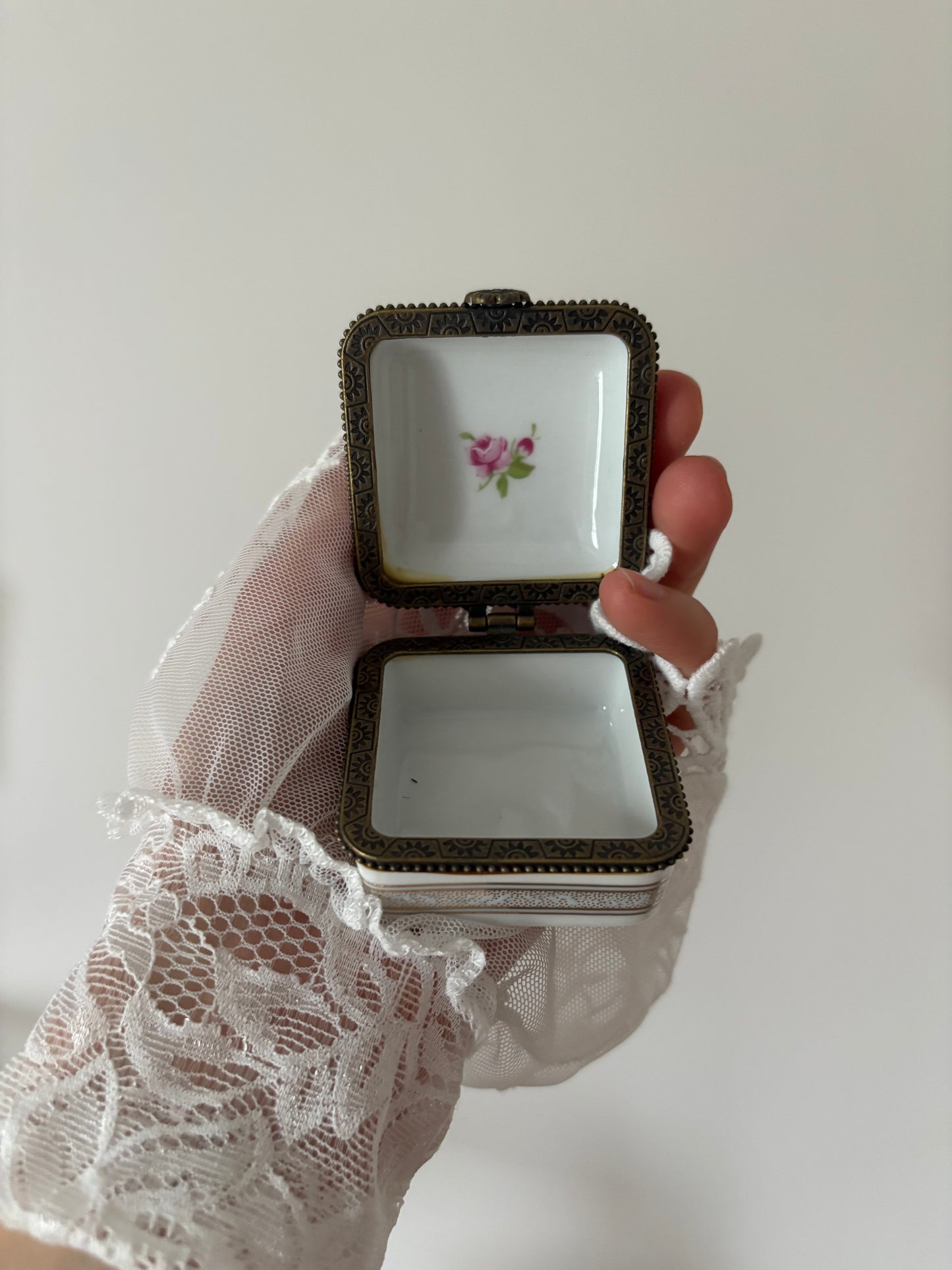 Square porcelain trinket box with blue roses