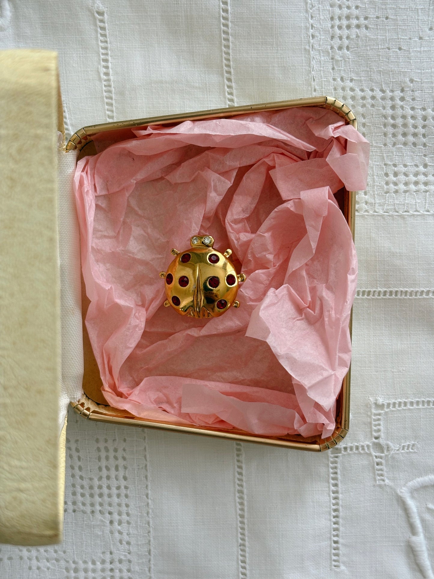 Broszka Avon w postaci biedronki 🐞 , 1994 rok