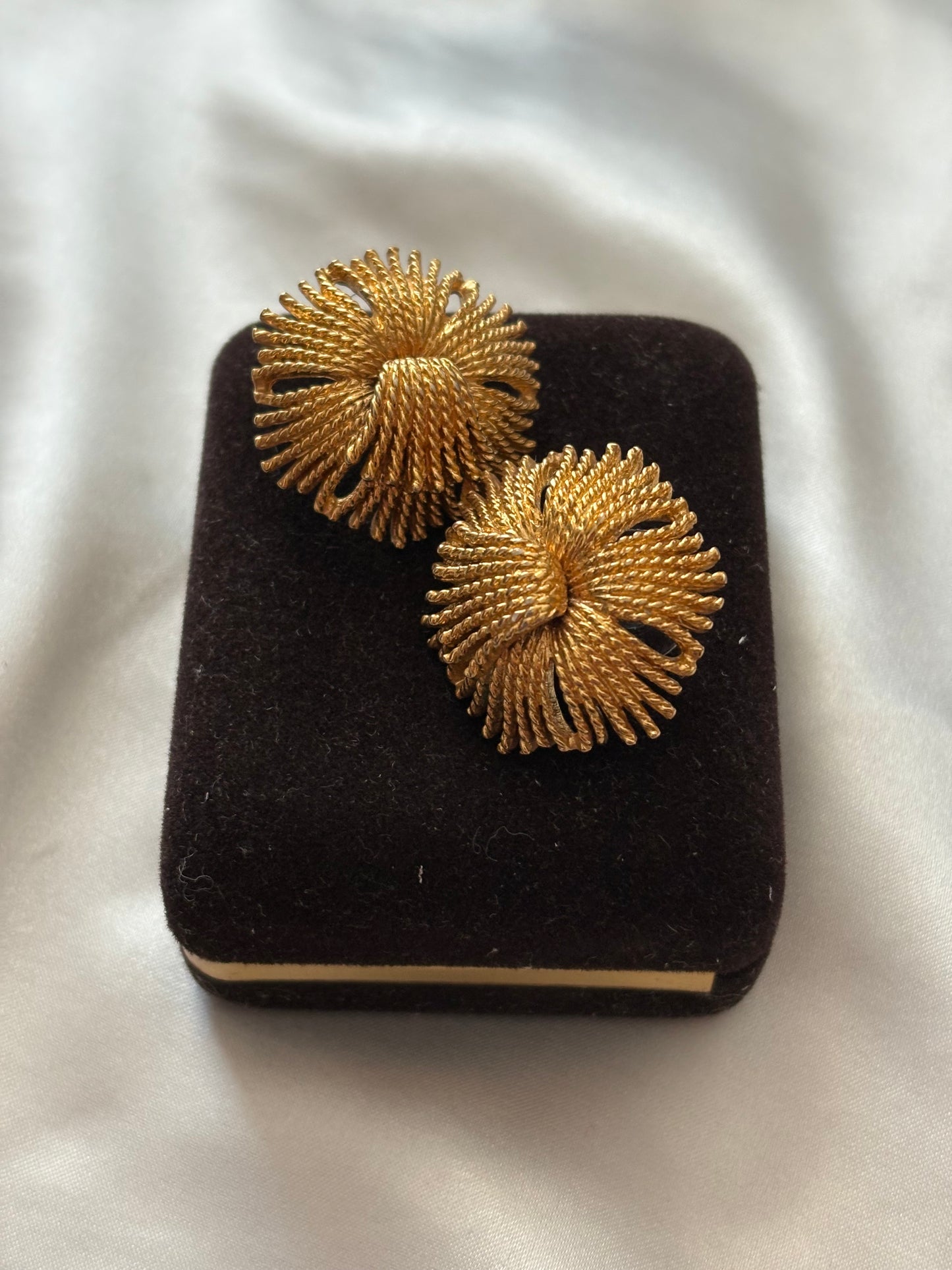 Kultowe kolczyki Monet „ Cordelia”, lata 1970-1980