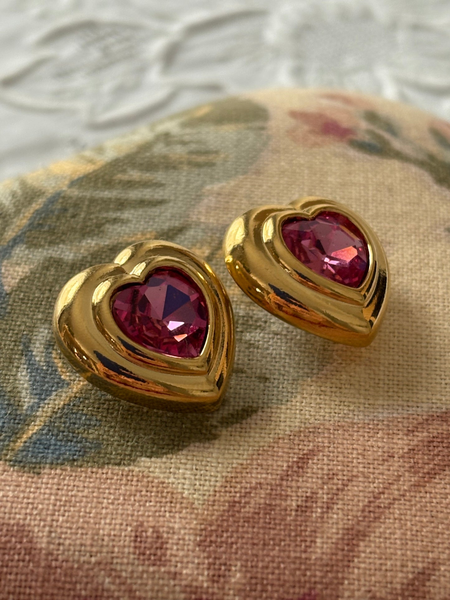 Kolczyki Avon “ Fashion birthstone”,1987 rok