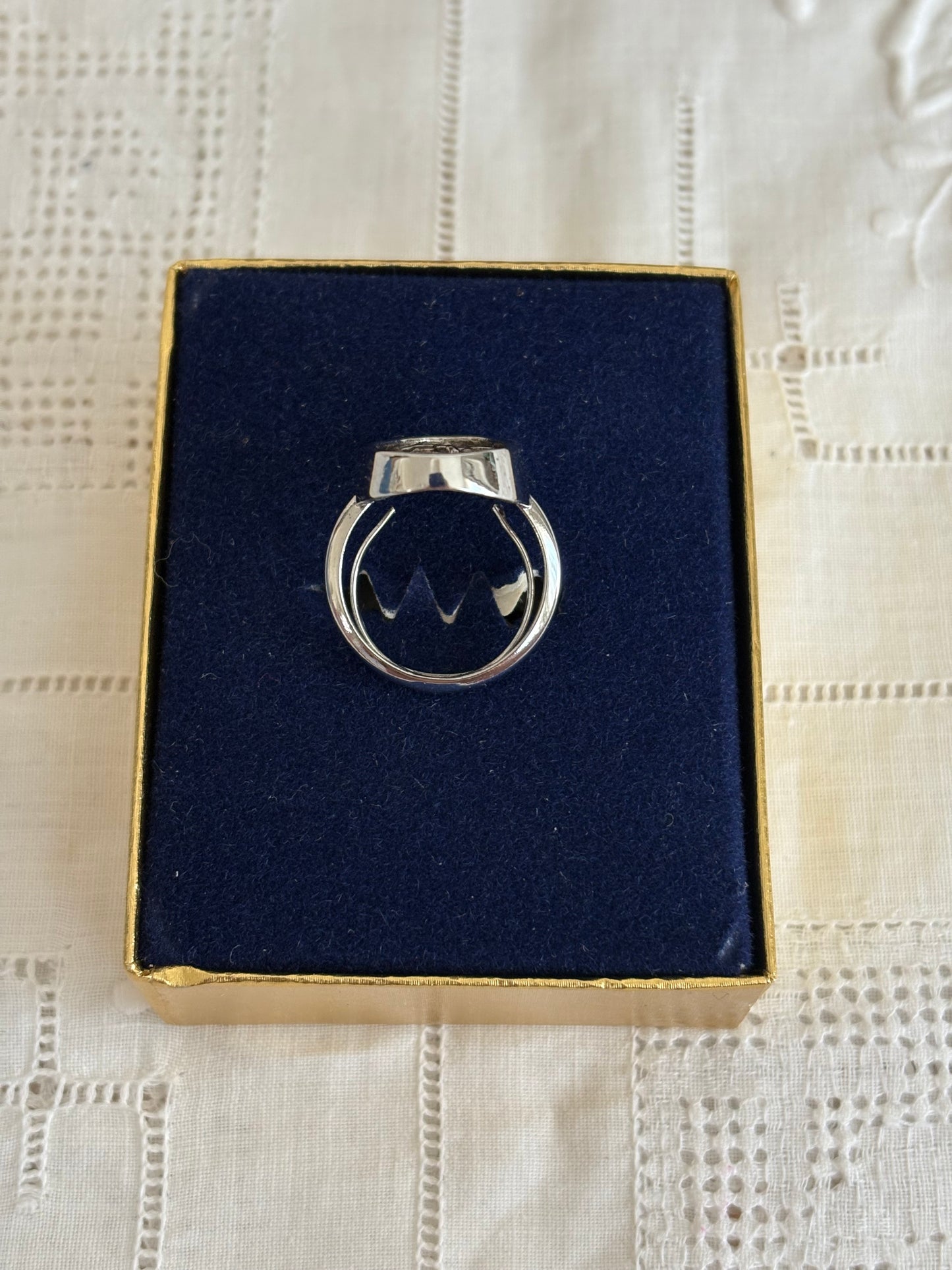 Avon "ROSAMONDE" ring, 1975