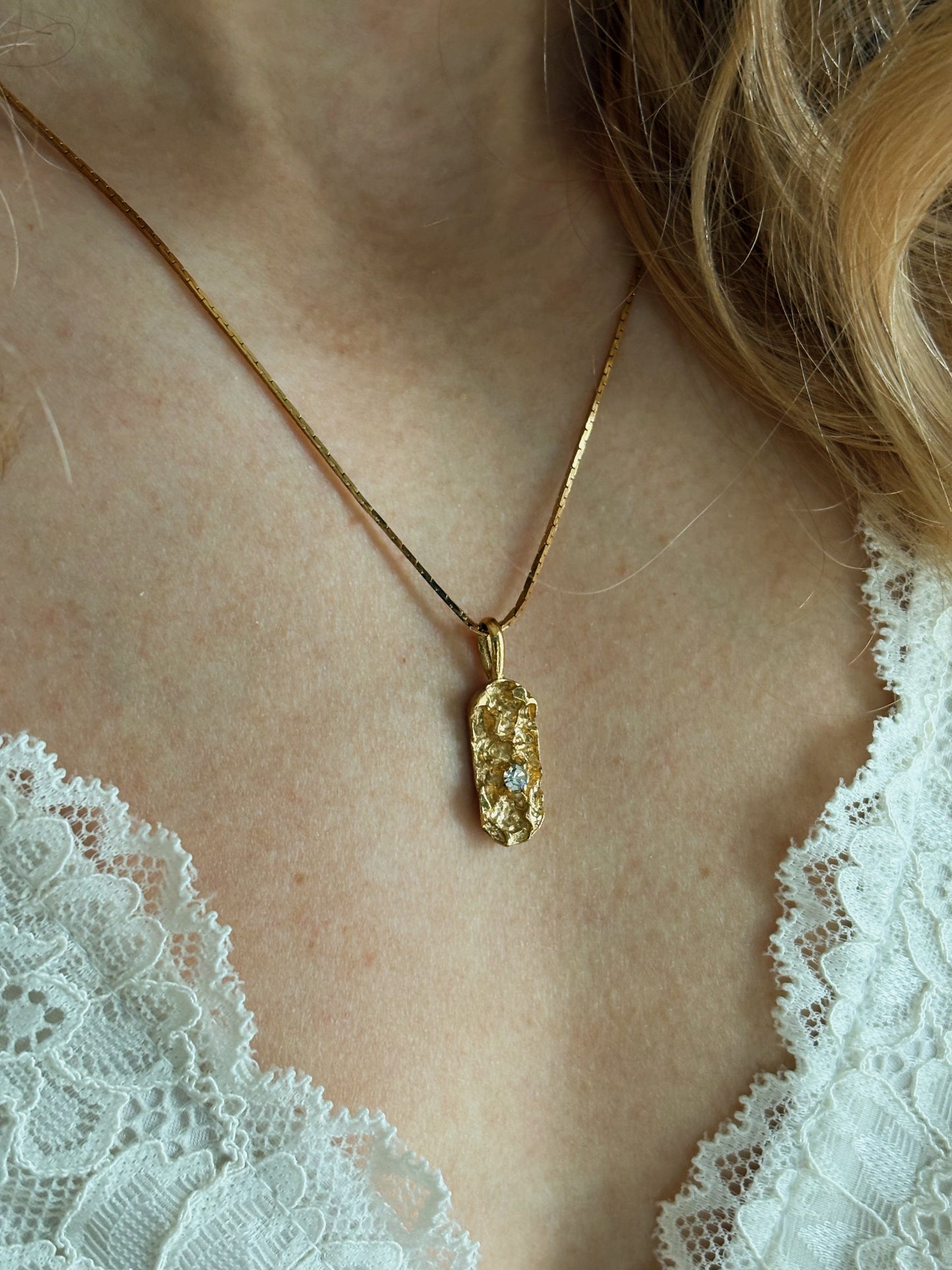 Naszyjnik Avon z kolekcji„Flowerblaze”, 1976 rok