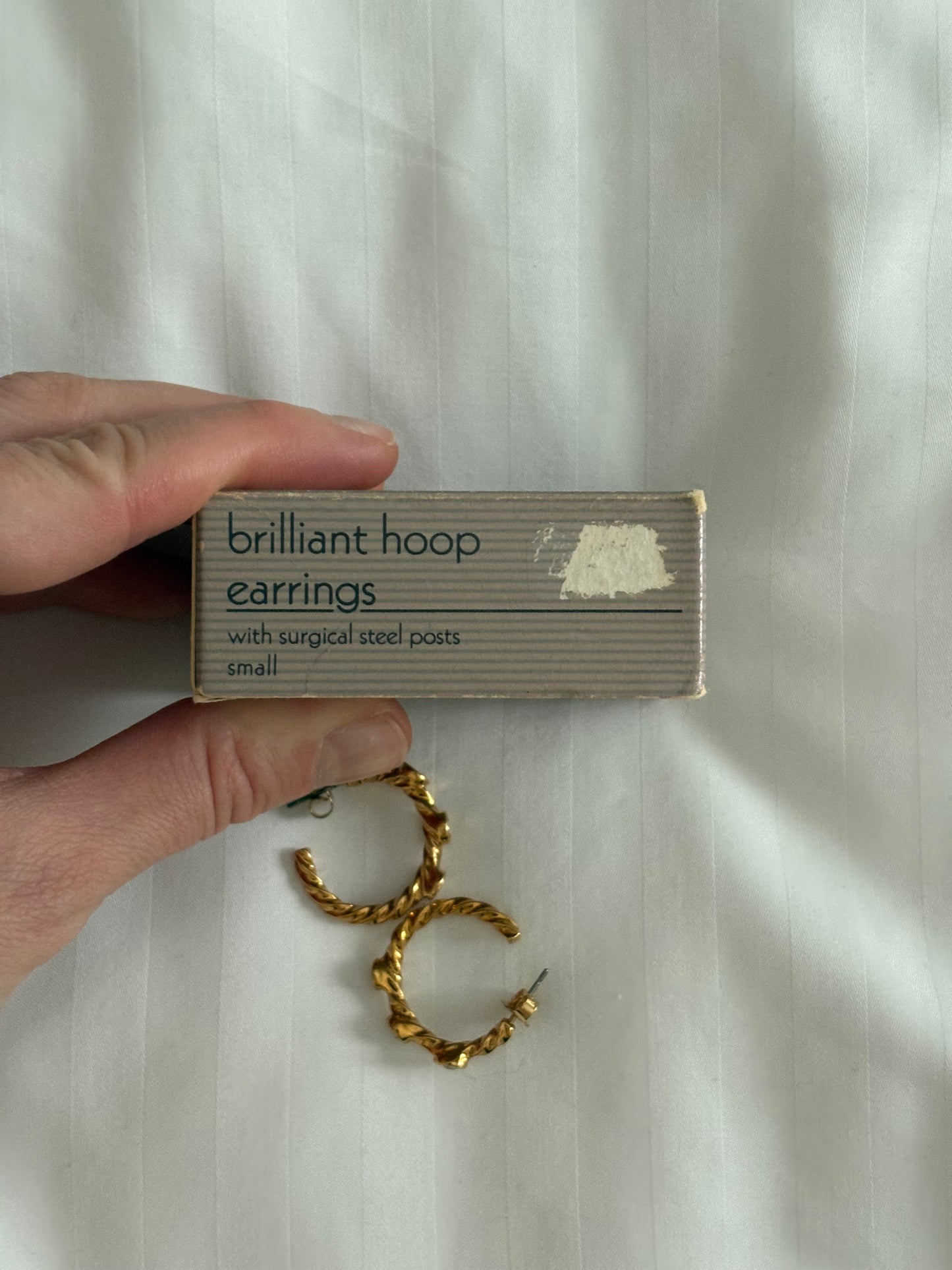 Kolczyki Avon “Brilliant hoop”,1991 rok