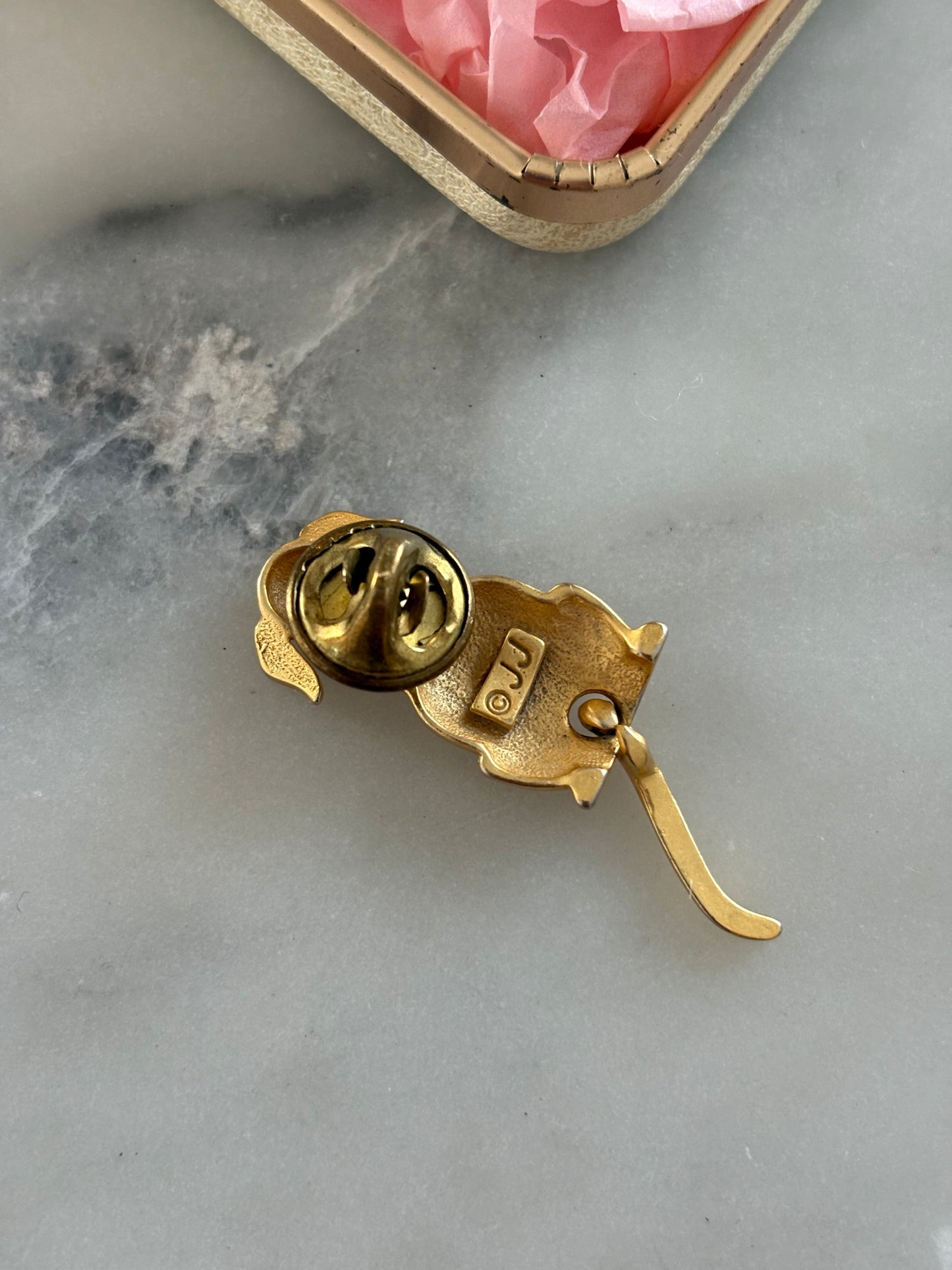 Piesek marki Janette Jewelry (JJ)