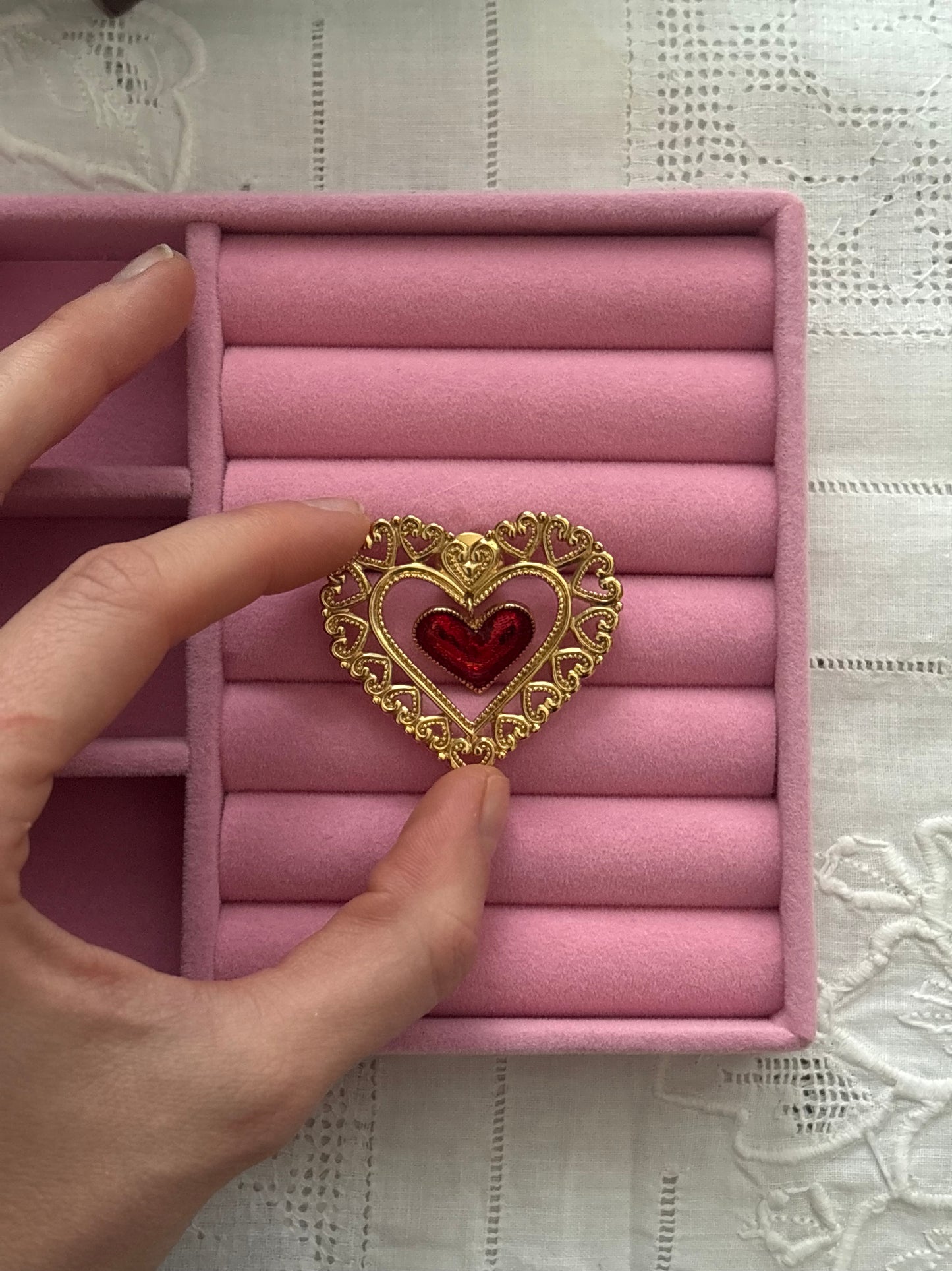 Avon "Dangling Heart" Brooch, 1991
