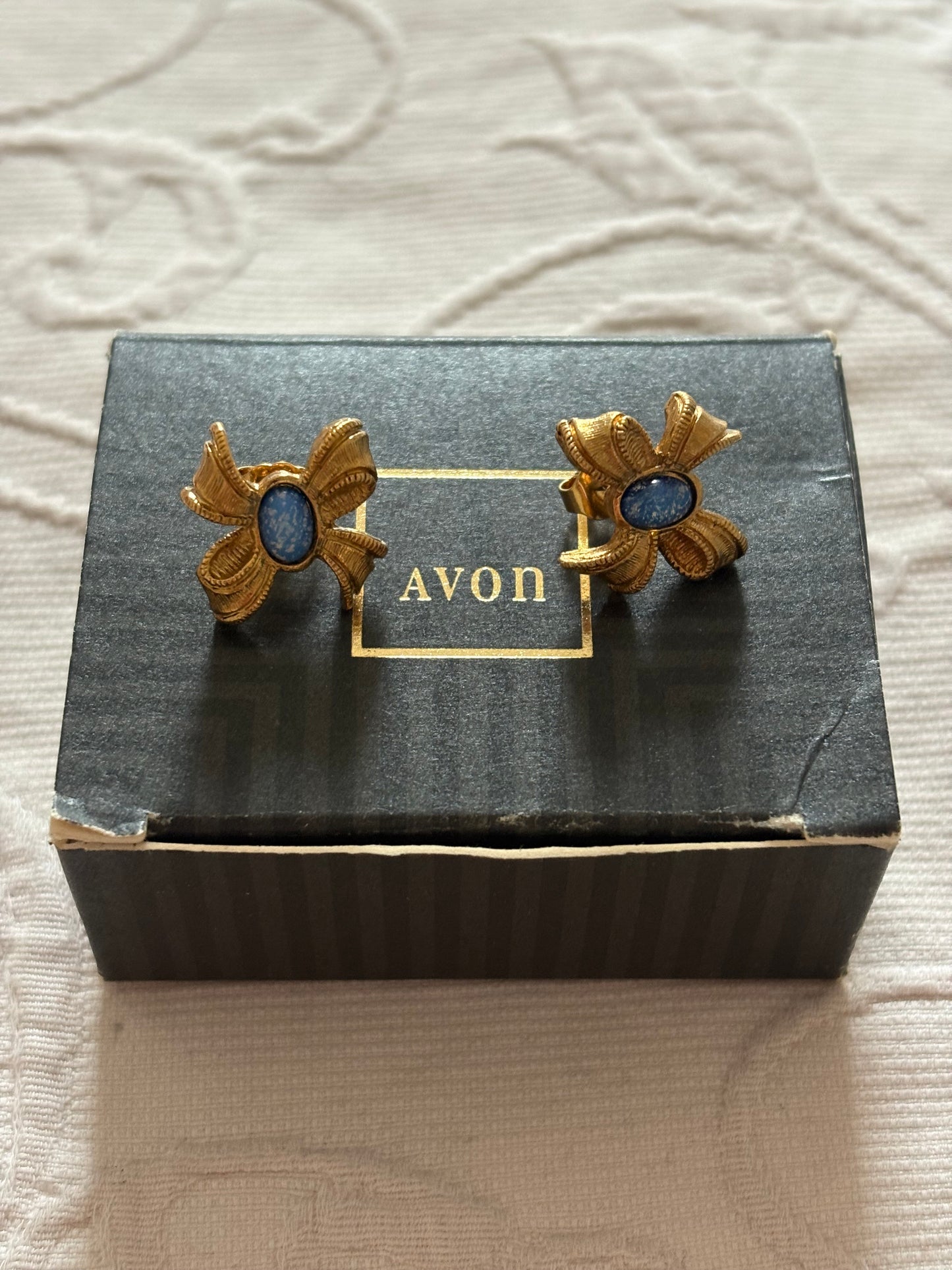 Avon "Delicate Bow" earrings, 1997