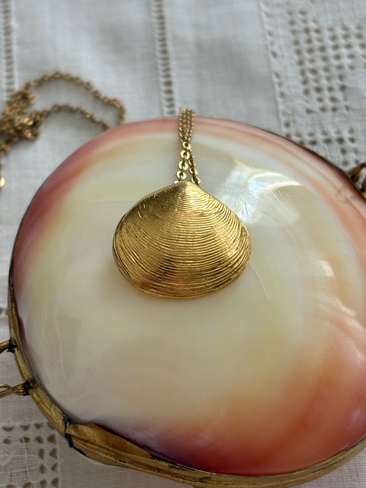 Zawieszka w kształcie muszelki Monet