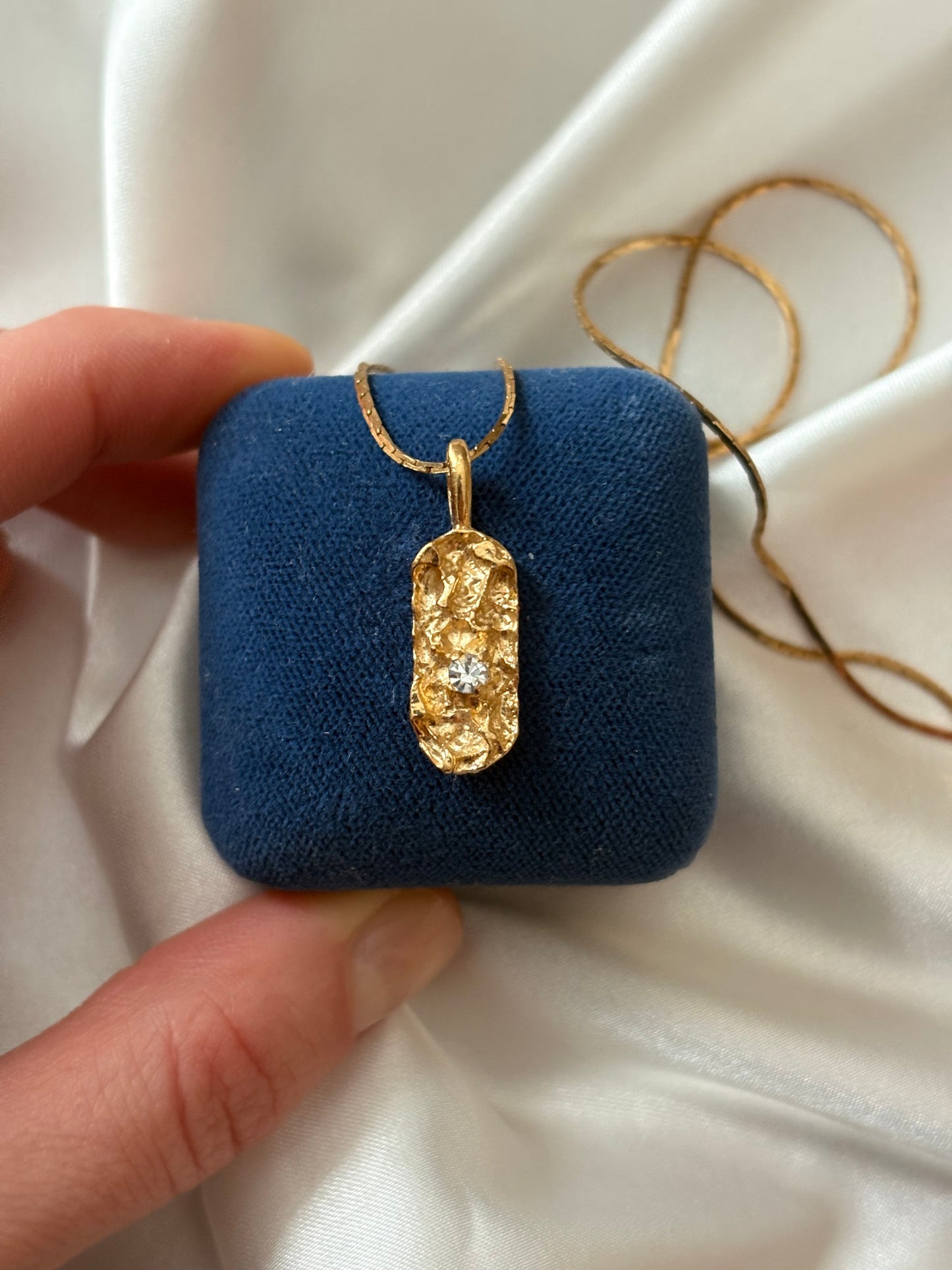 Naszyjnik Avon z kolekcji„Flowerblaze”, 1976 rok