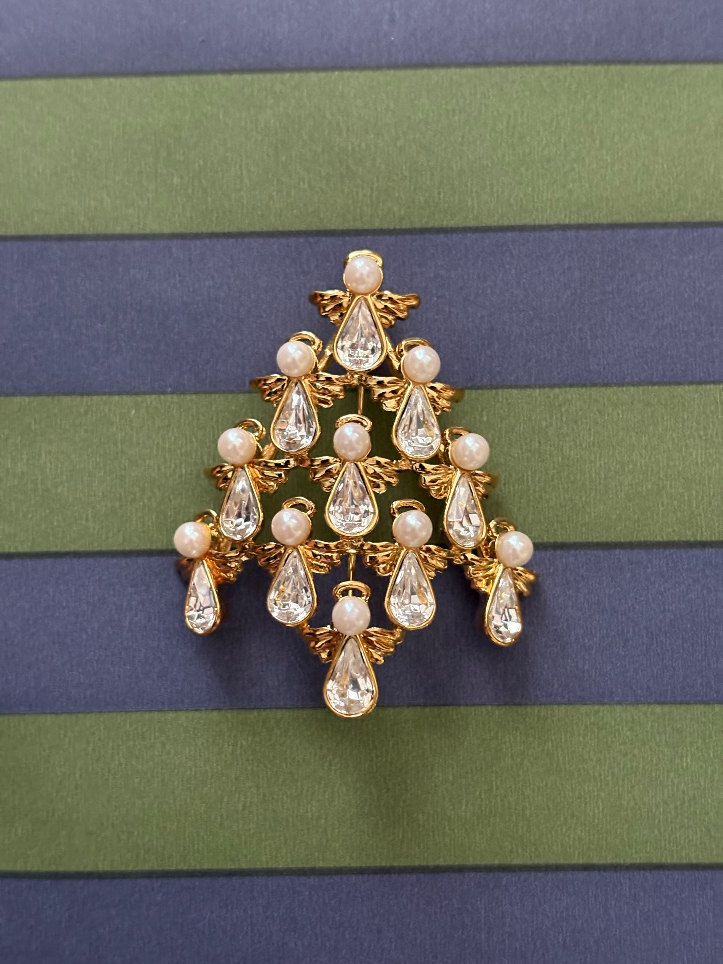 Broszka Avon Angel Tree Pin, 1999 rok