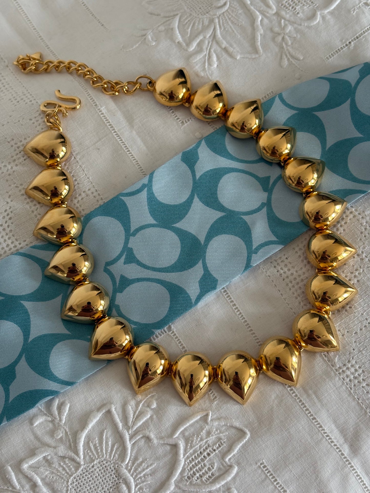 Pozłacany naszyjnik Liz Claiborne