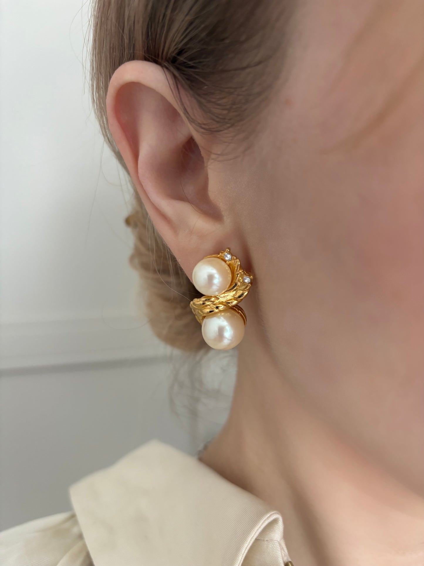 Kolczyki  francuskiej marki Givenchy z perełkami