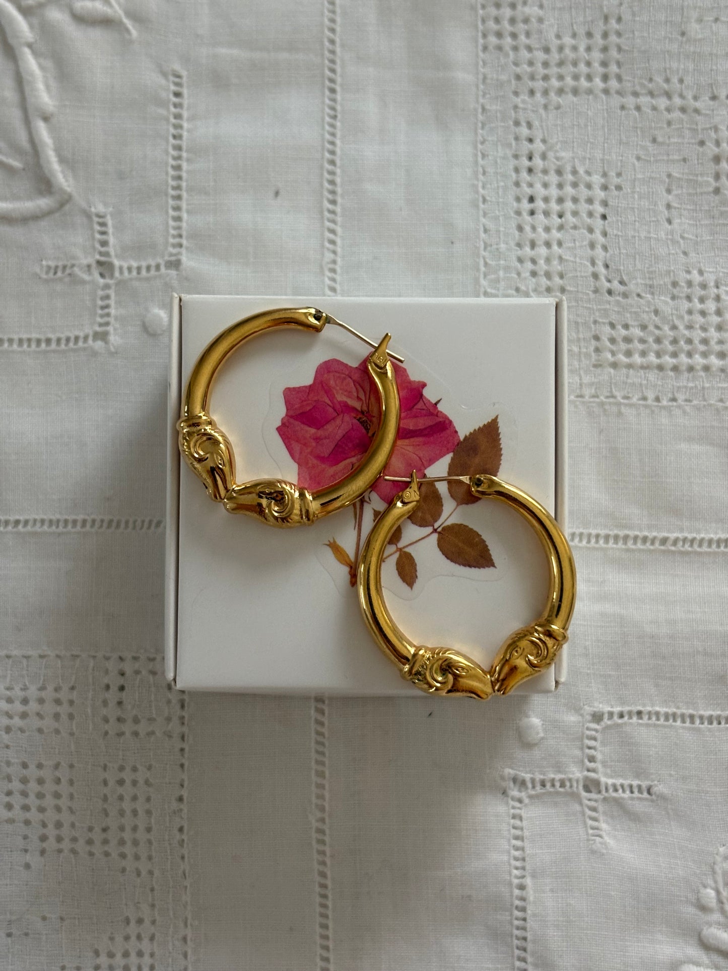 Kolczyki Monet „Kissing Rams”