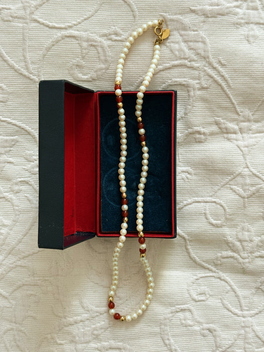 Naszyjnik Avon z imitacją pereł,1980 rok