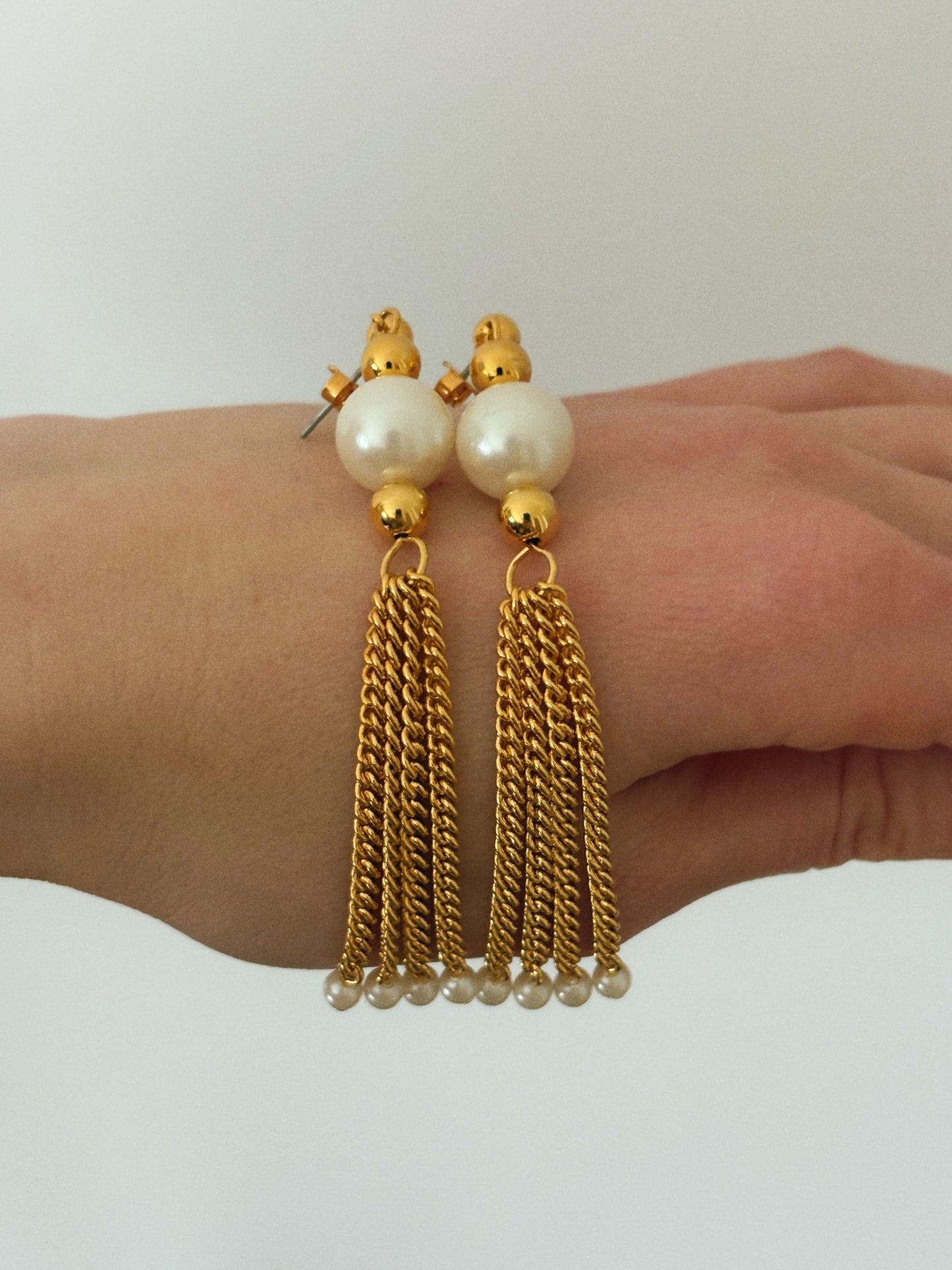 Avon "Soft Illusion" Earrings, Year 195
