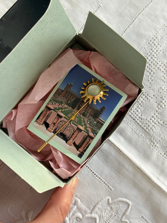 Broszka Avon „Słońce” z kolekcji Smithsonian Institution, 1996 rok