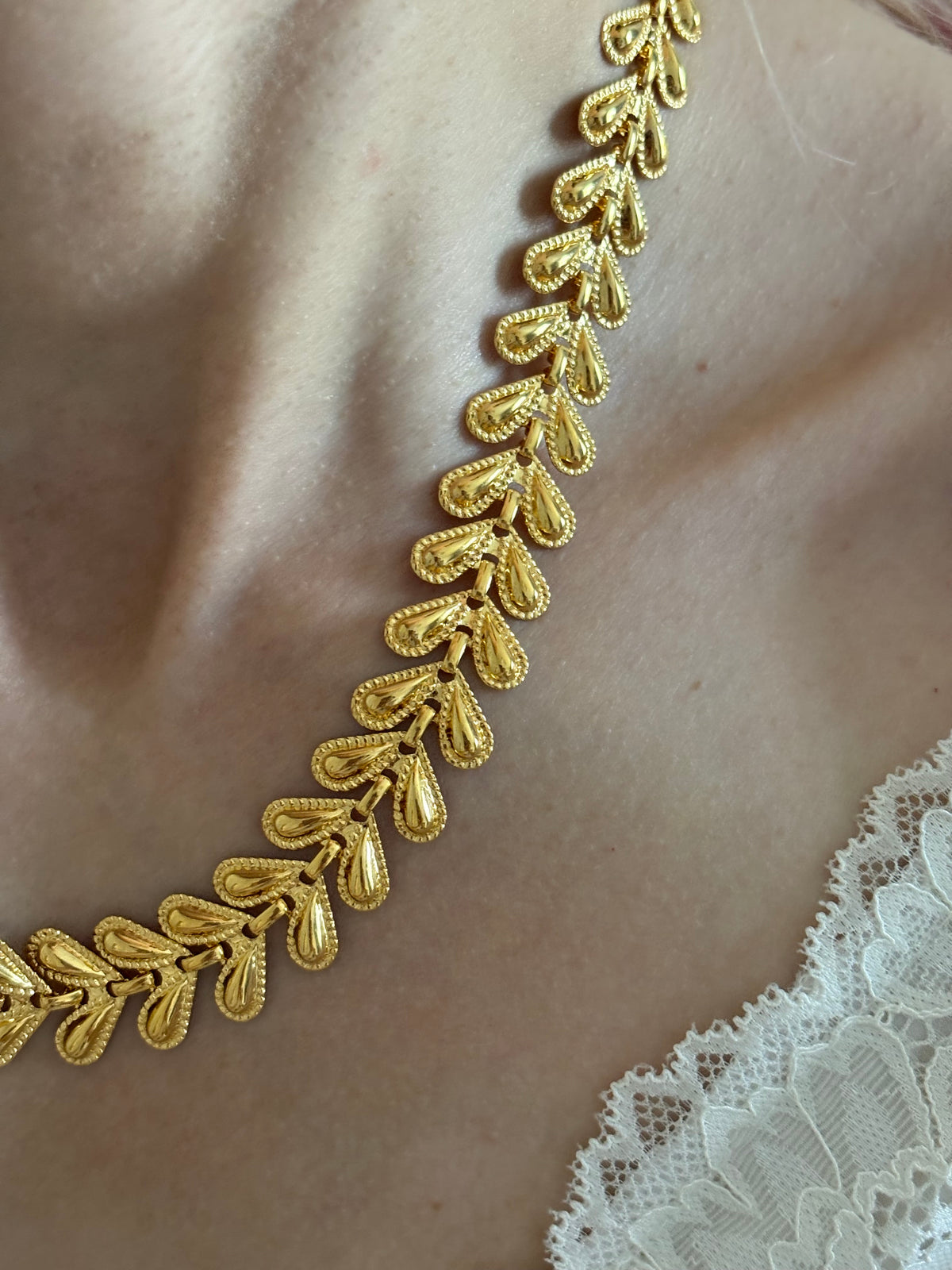 Naszyjnik Avon „Gilded links”,1992 rok