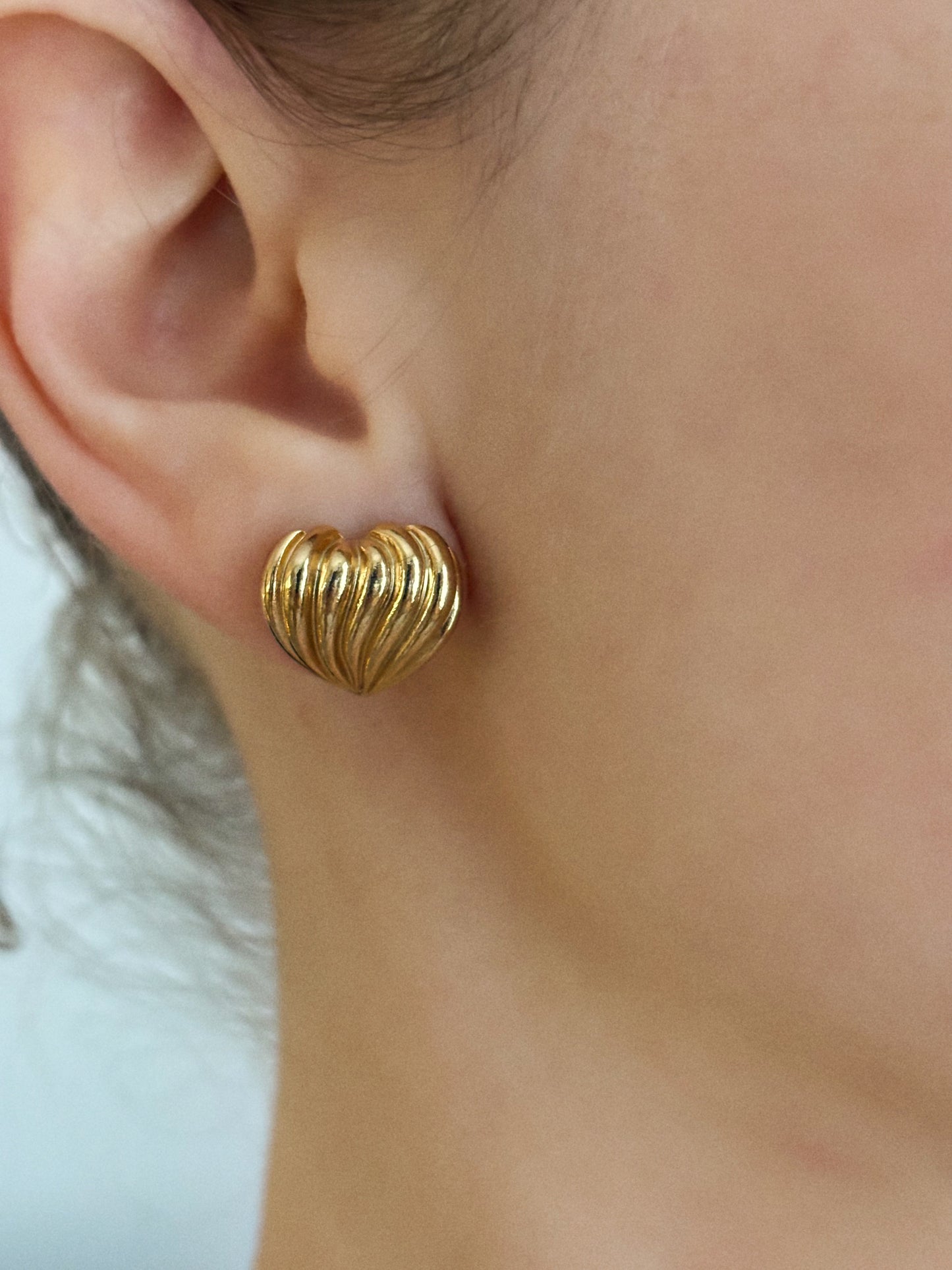 Kolczyki Avon “Pleated heart”,1994 rok