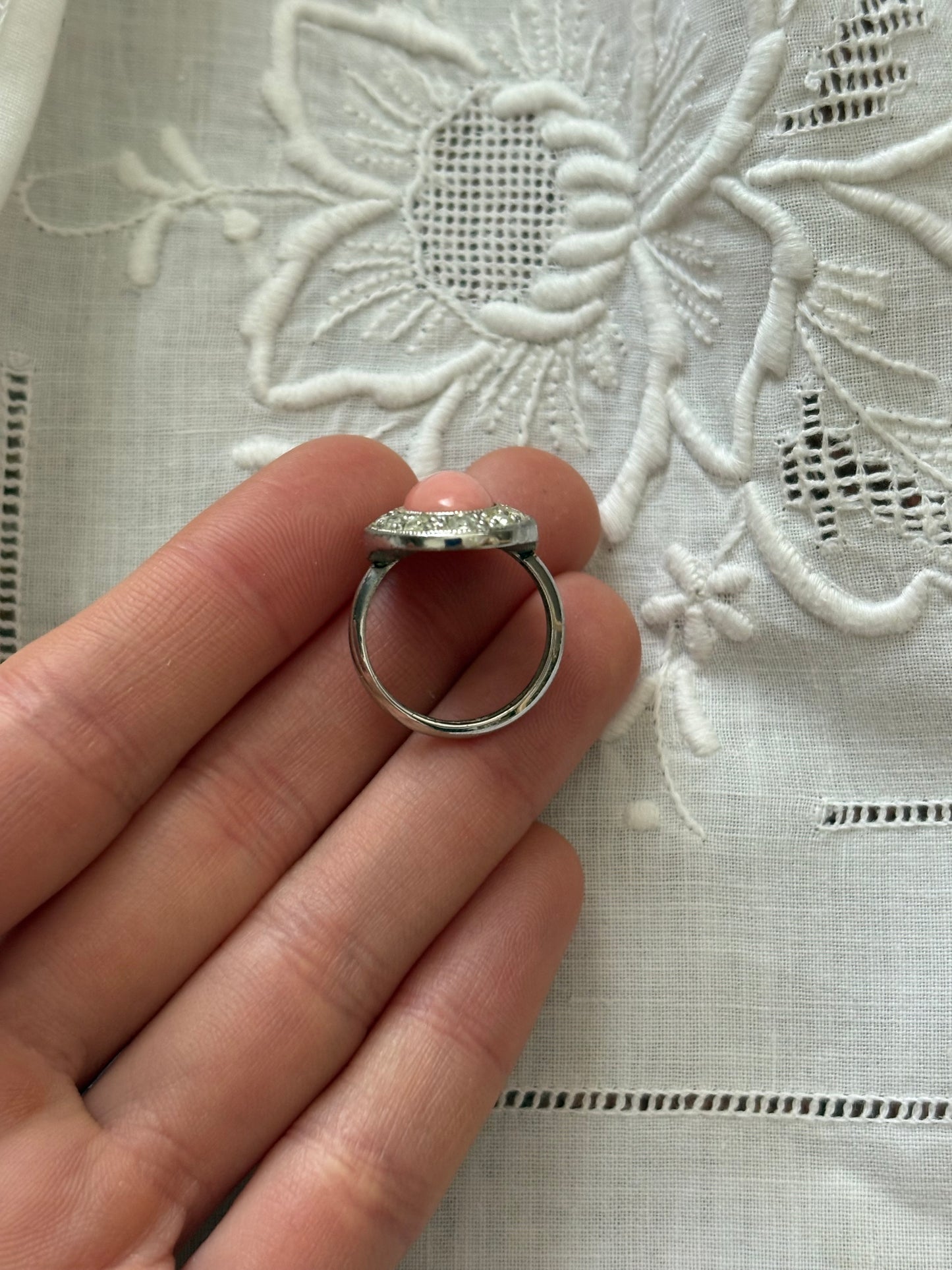 Pierścionek Avon „Pale fire”,1974 rok