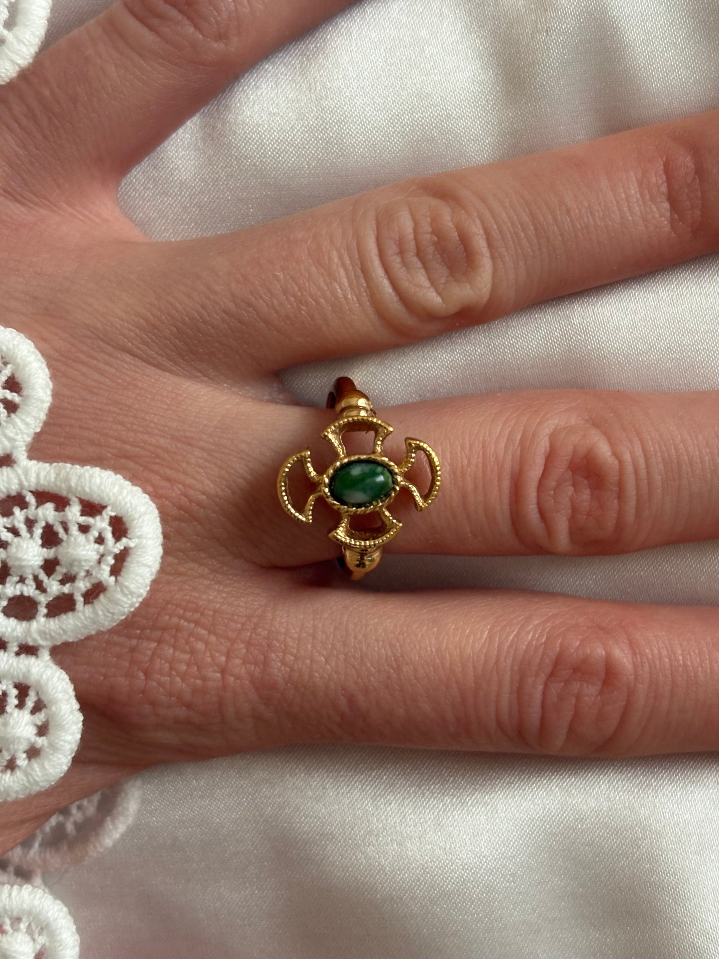 Avon "Baroness" ring, 1973