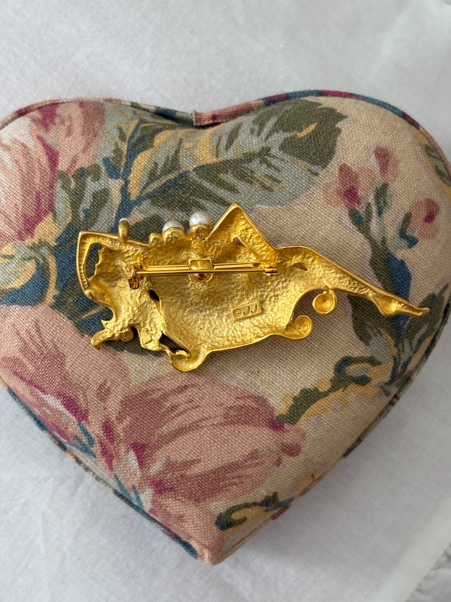 Broszka marki JJ (Jonette Jewelry)