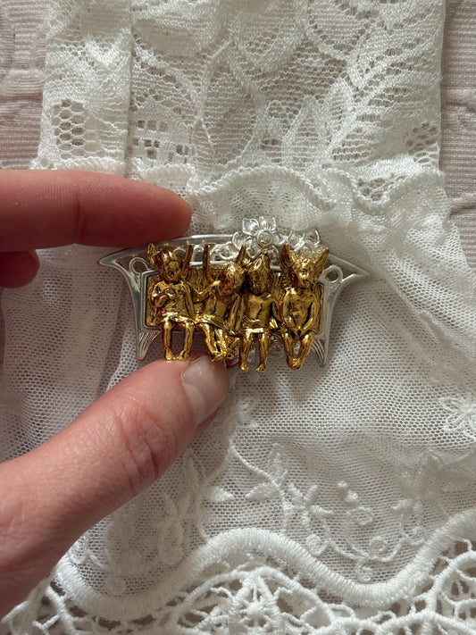 Edgar Berebi brooch