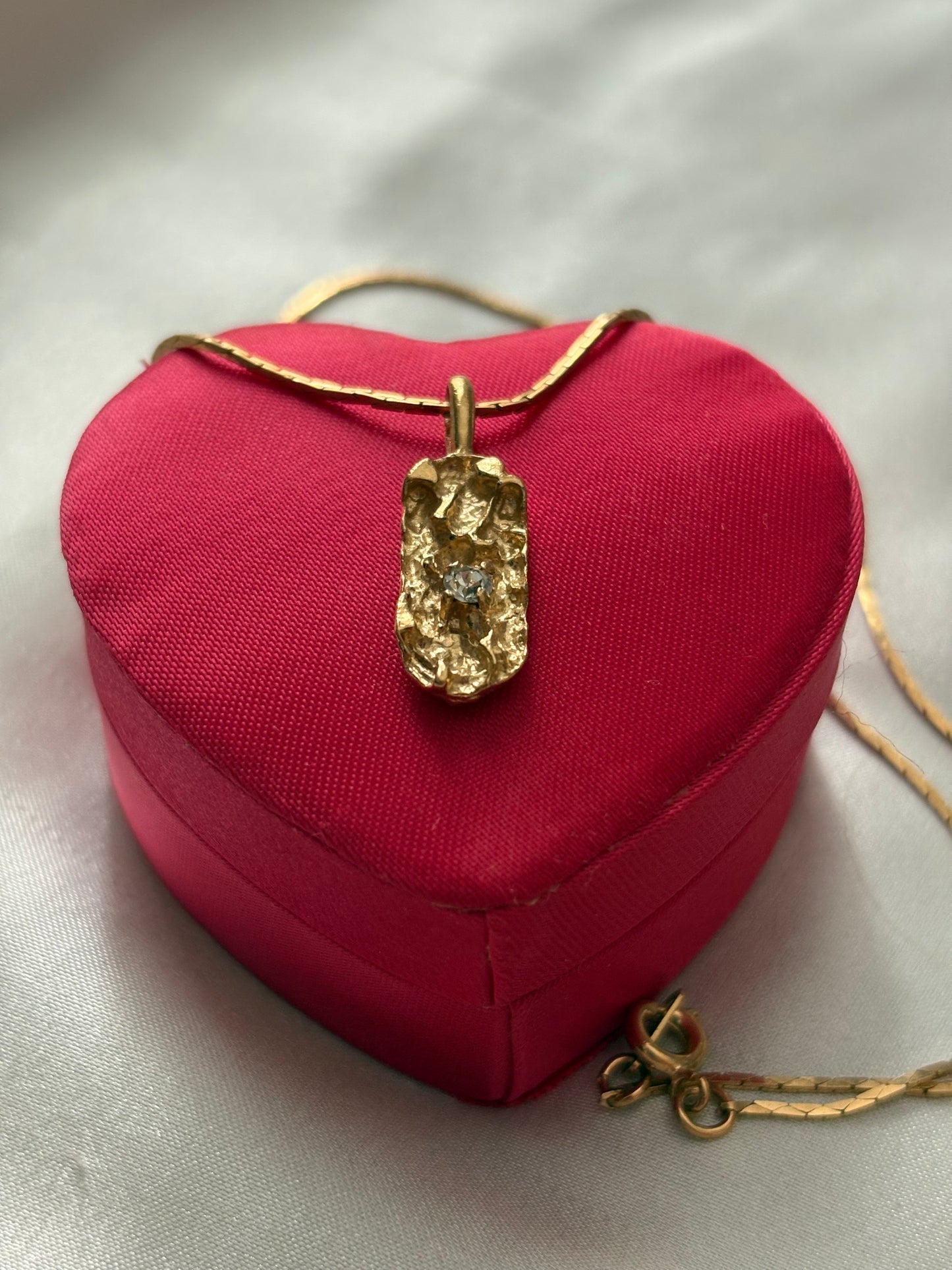 Naszyjnik Avon z kolekcji„Flowerblaze”, 1976 rok