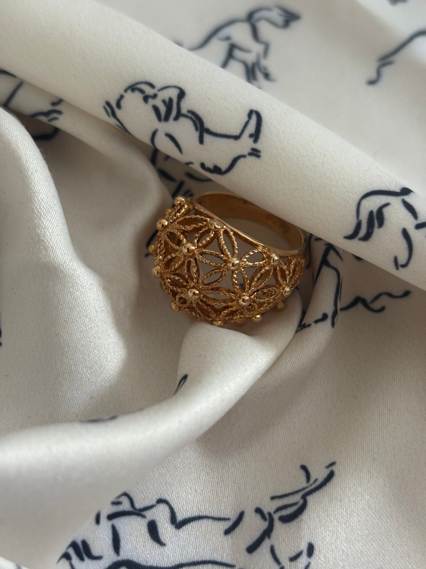 Avon "Spun Blossoms Filigree Ring", 1979