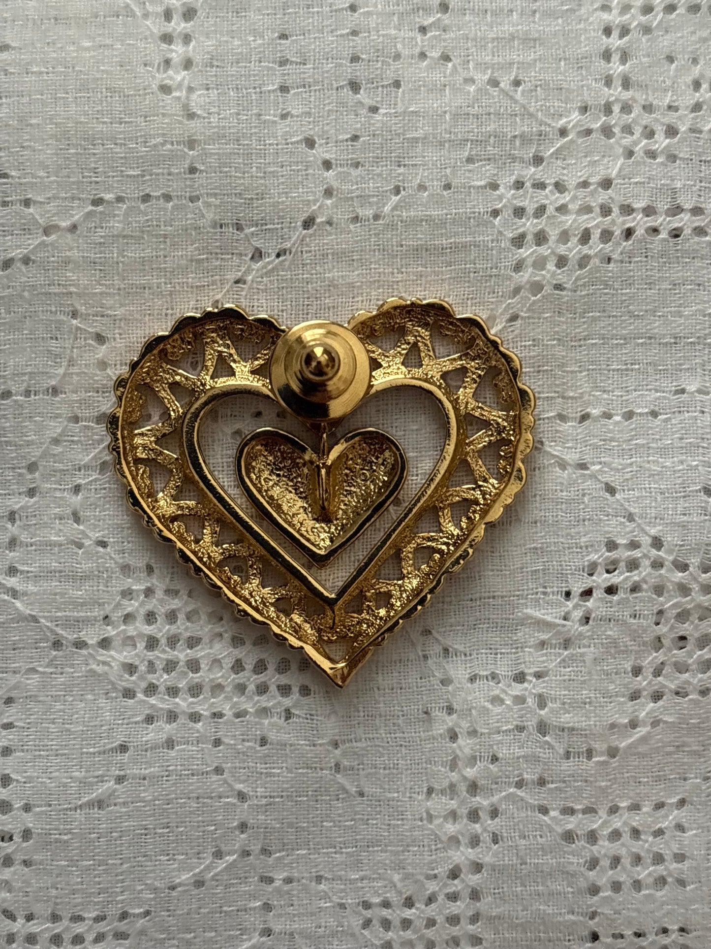 Avon "Dangling Heart" Brooch, 1991