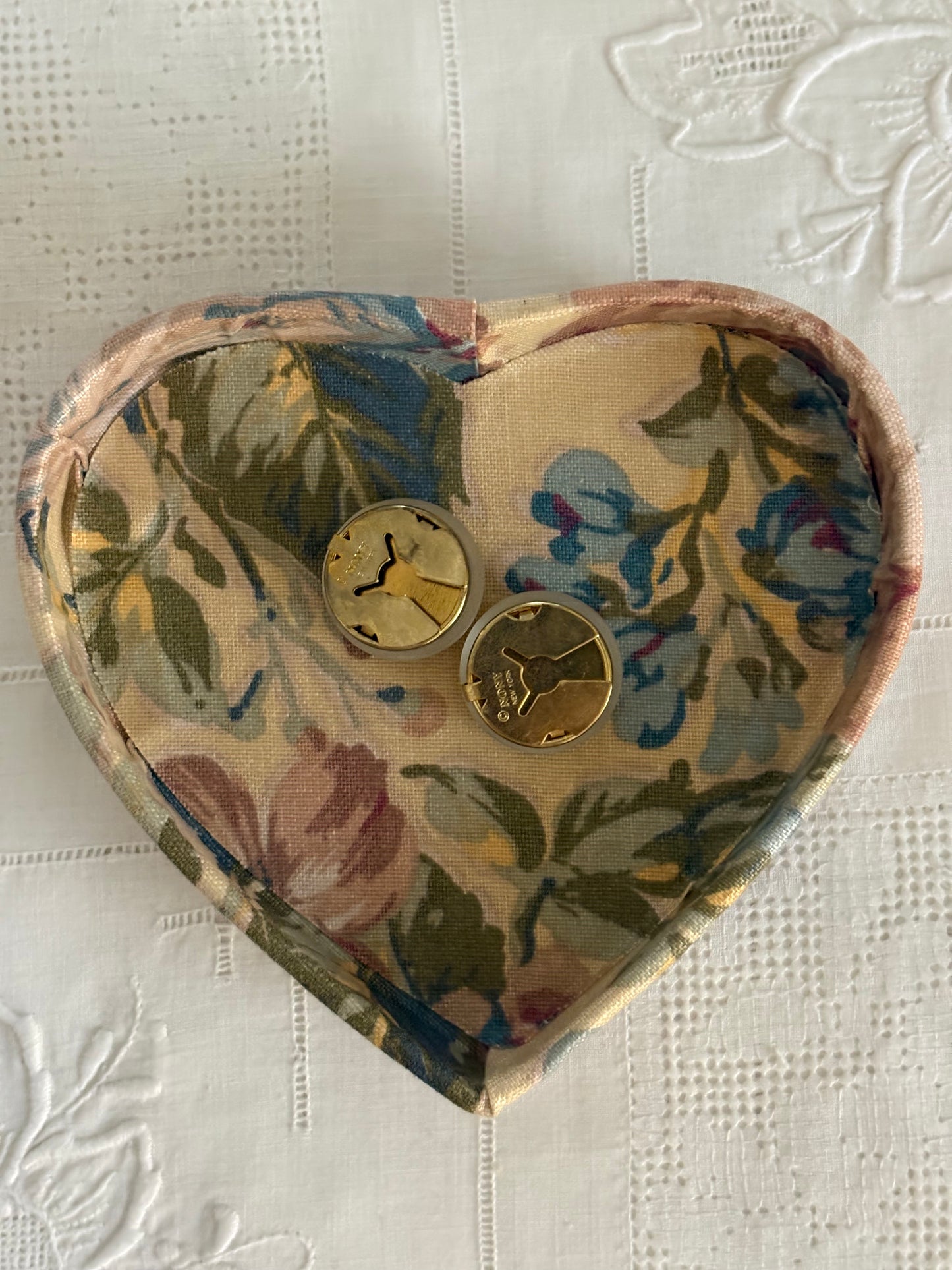 Zestaw 2 klipsów na guziki “NONY New York “