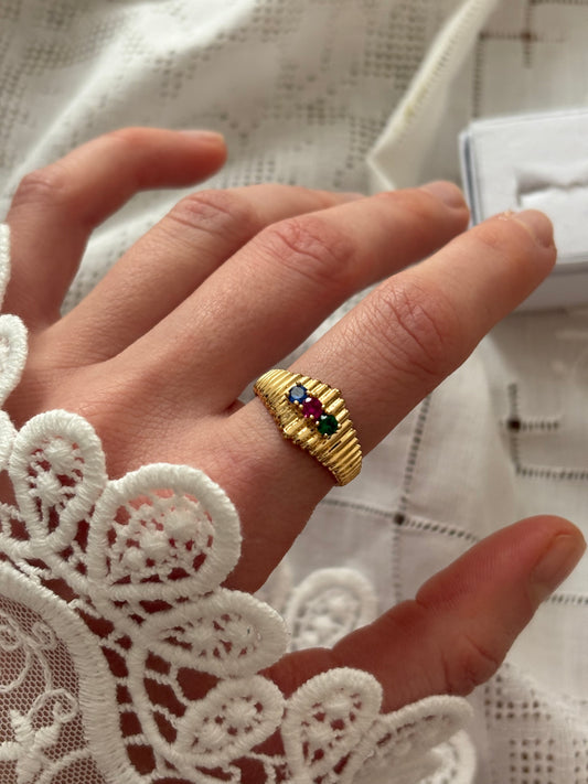 Three-stone vintage ring