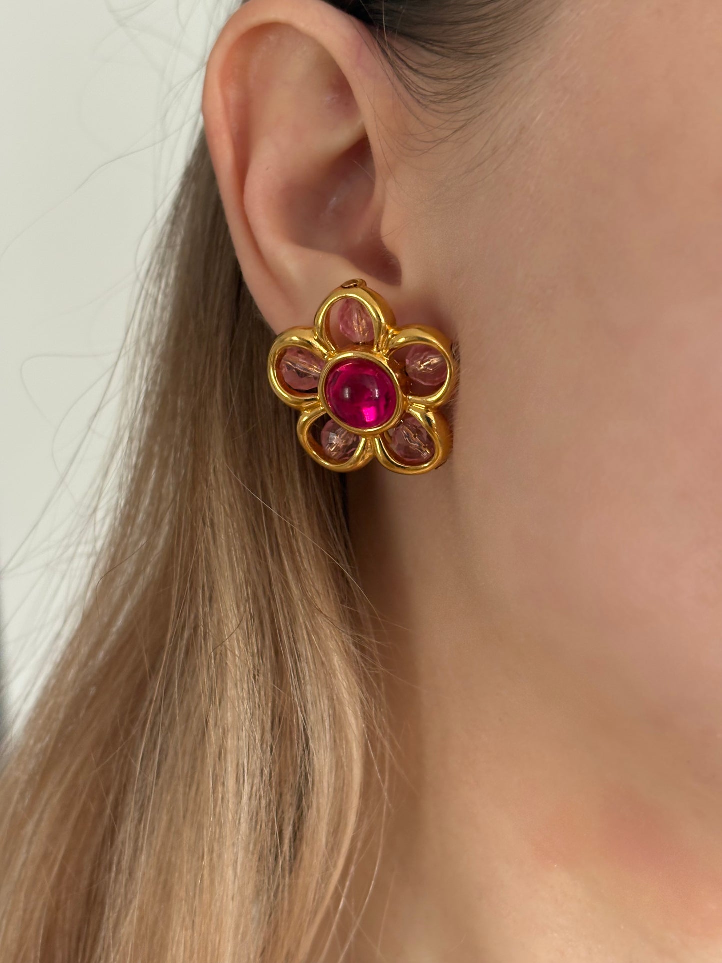 Rzadkie klipsy Napier w kształcie kwiatów