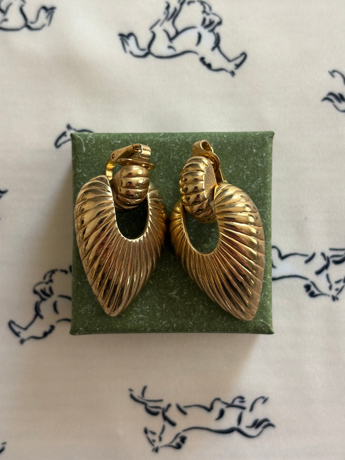 Pozłacane klipsy vintage