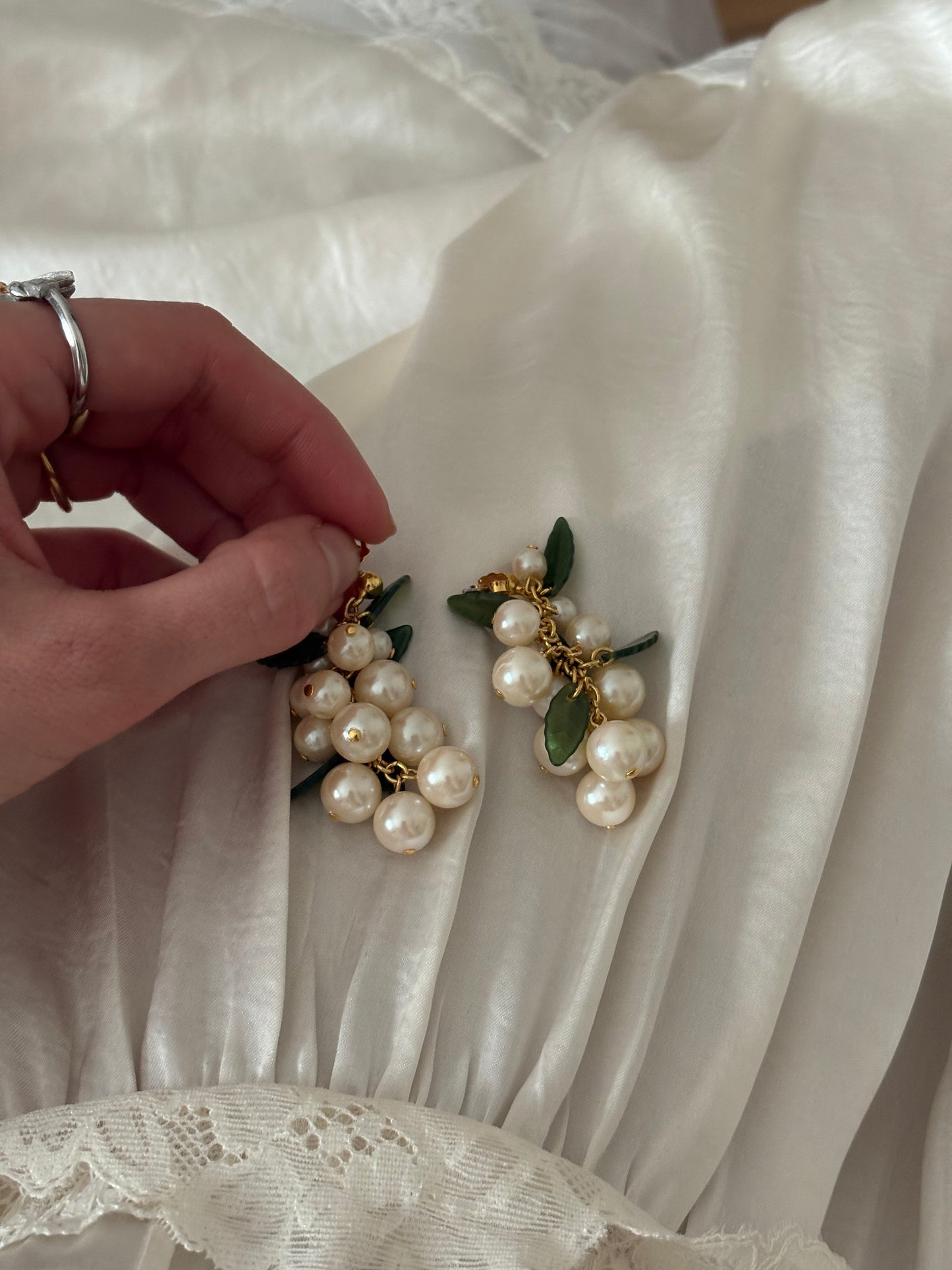 Avon "Pearlesque Dangle" Earrings, 1992