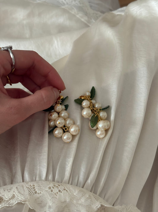 Avon "Pearlesque Dangle" Earrings, 1992