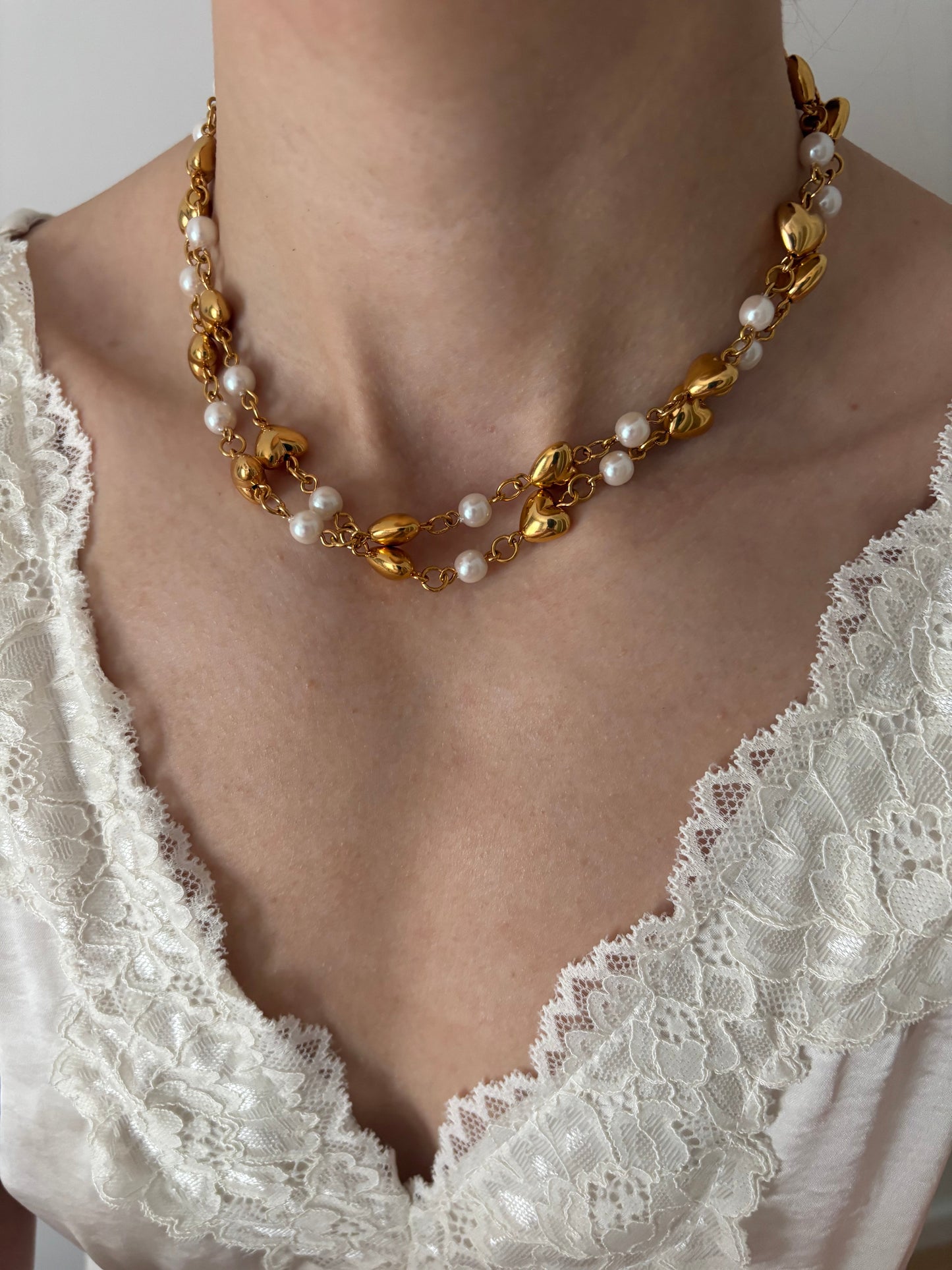 Naszyjnik Trifari z perłami i serduszkami