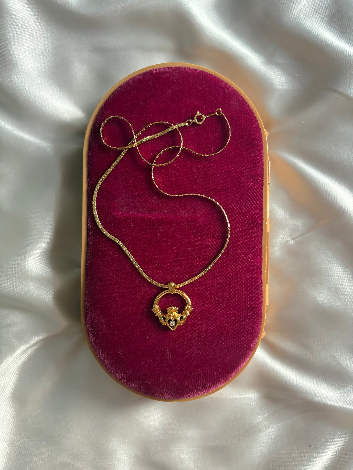 Naszyjnik Avon „Claddagh”,1991 rok