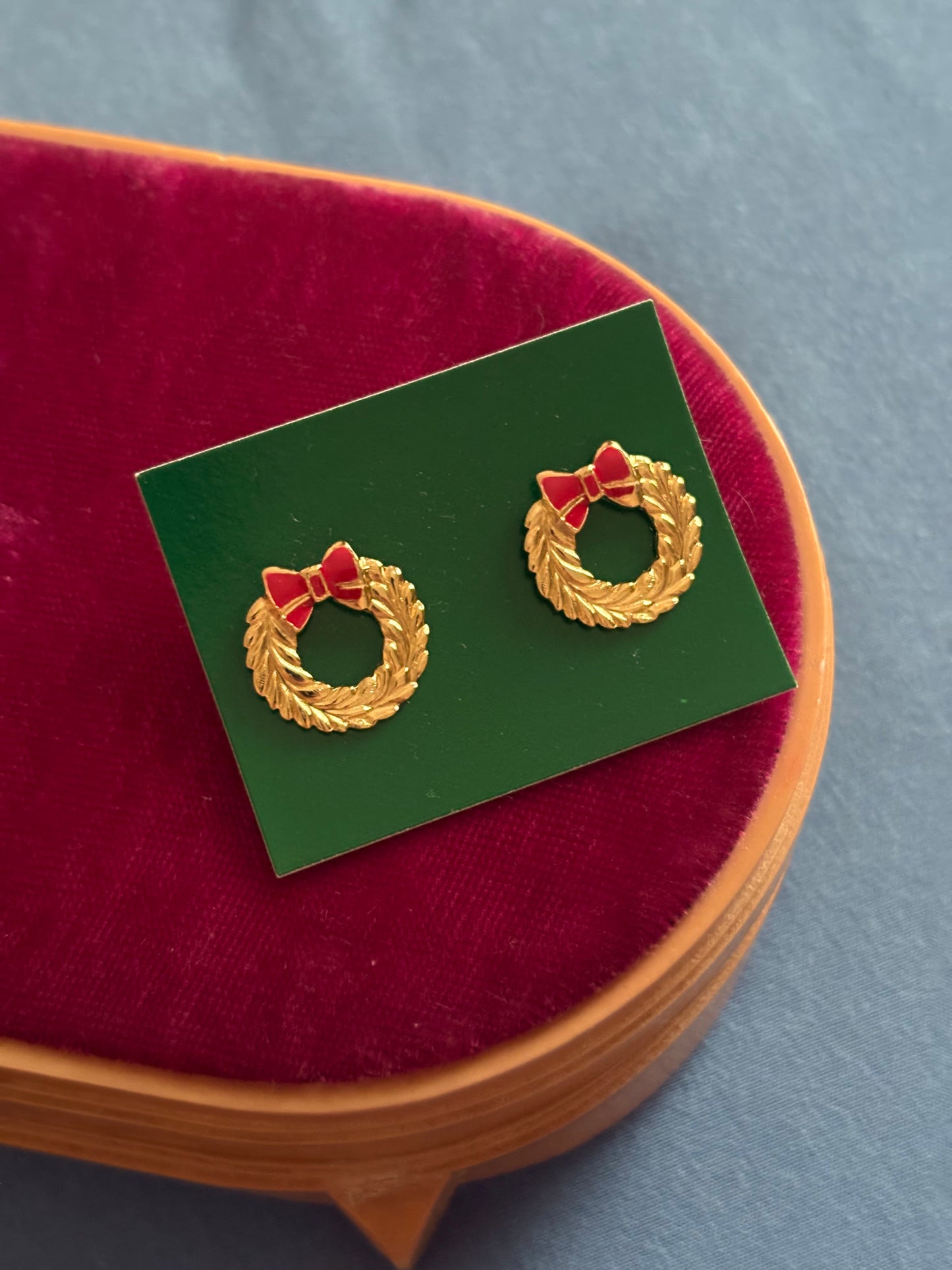 Kolczyki Avon «Holiday Wreath»,1987 rok