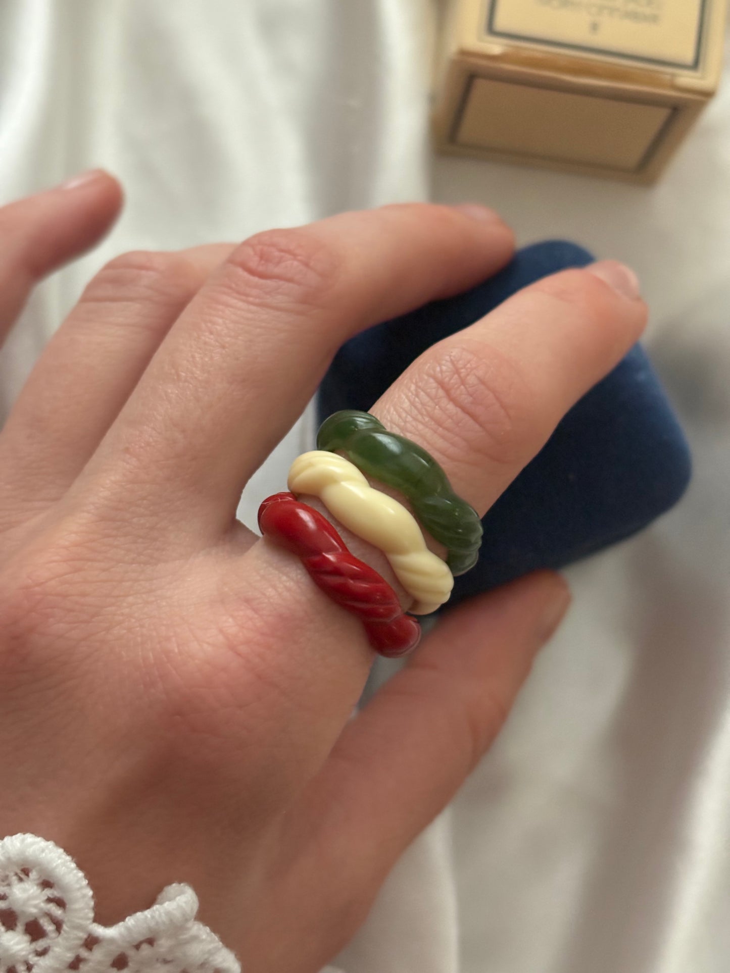 Zestaw pierścionków Avon „China Fantasy Rings”,1982 rok