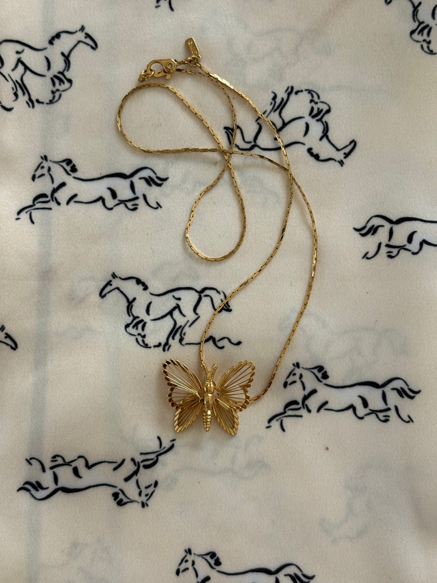 Naszyjnik Monet w kształcie motyla