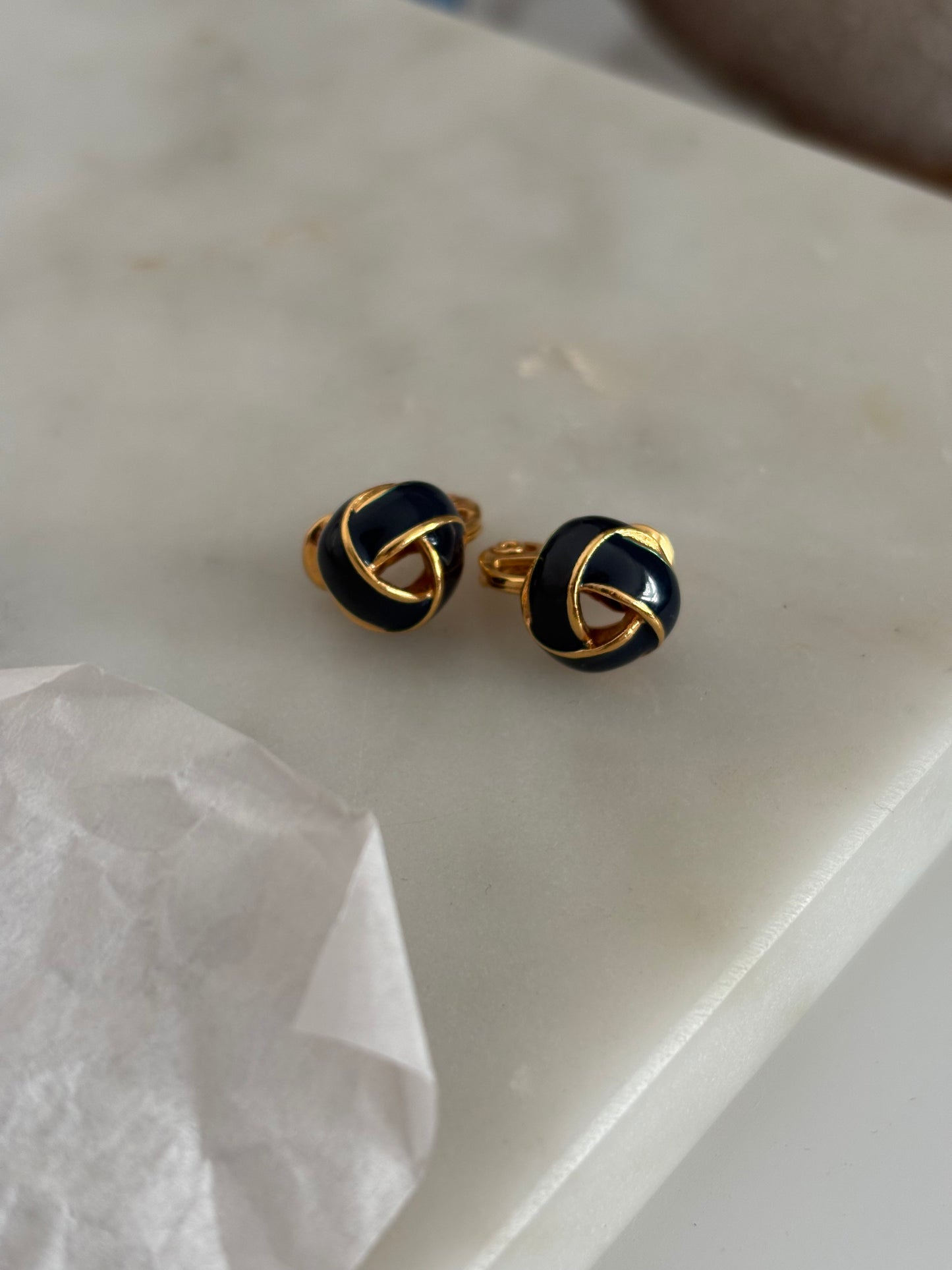 Klipsy Monet – eleganckie węzły