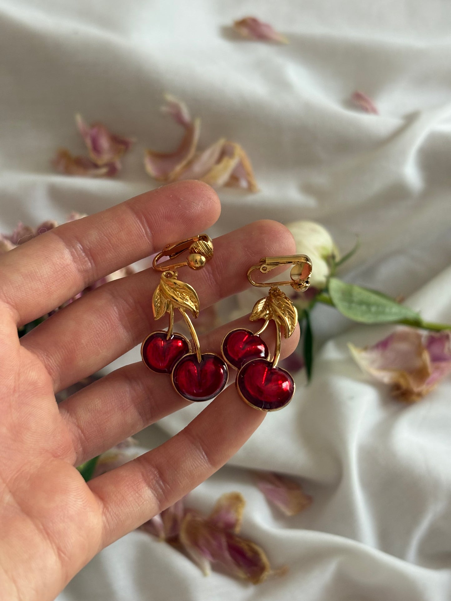 Klipsy Avon “Cherry, cherry”,1990 rok