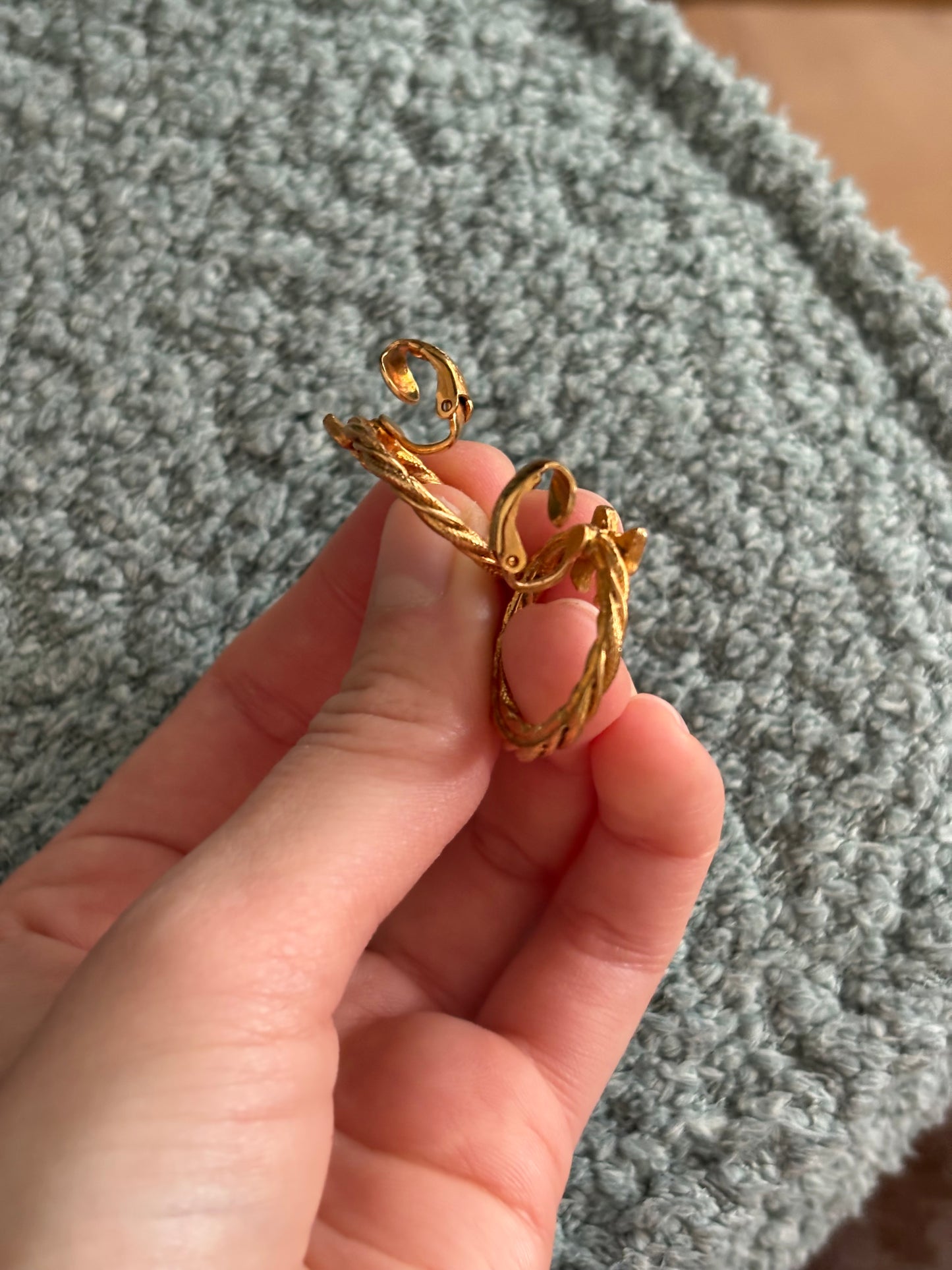 Klipsy Avon „Festive Circlet” (1979)